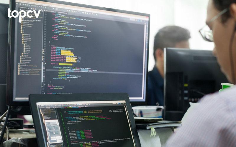 nganh-cong-nghe-thong-tin-la-mot-trong-nhung-nganh-hot-trong-5-nam-toi