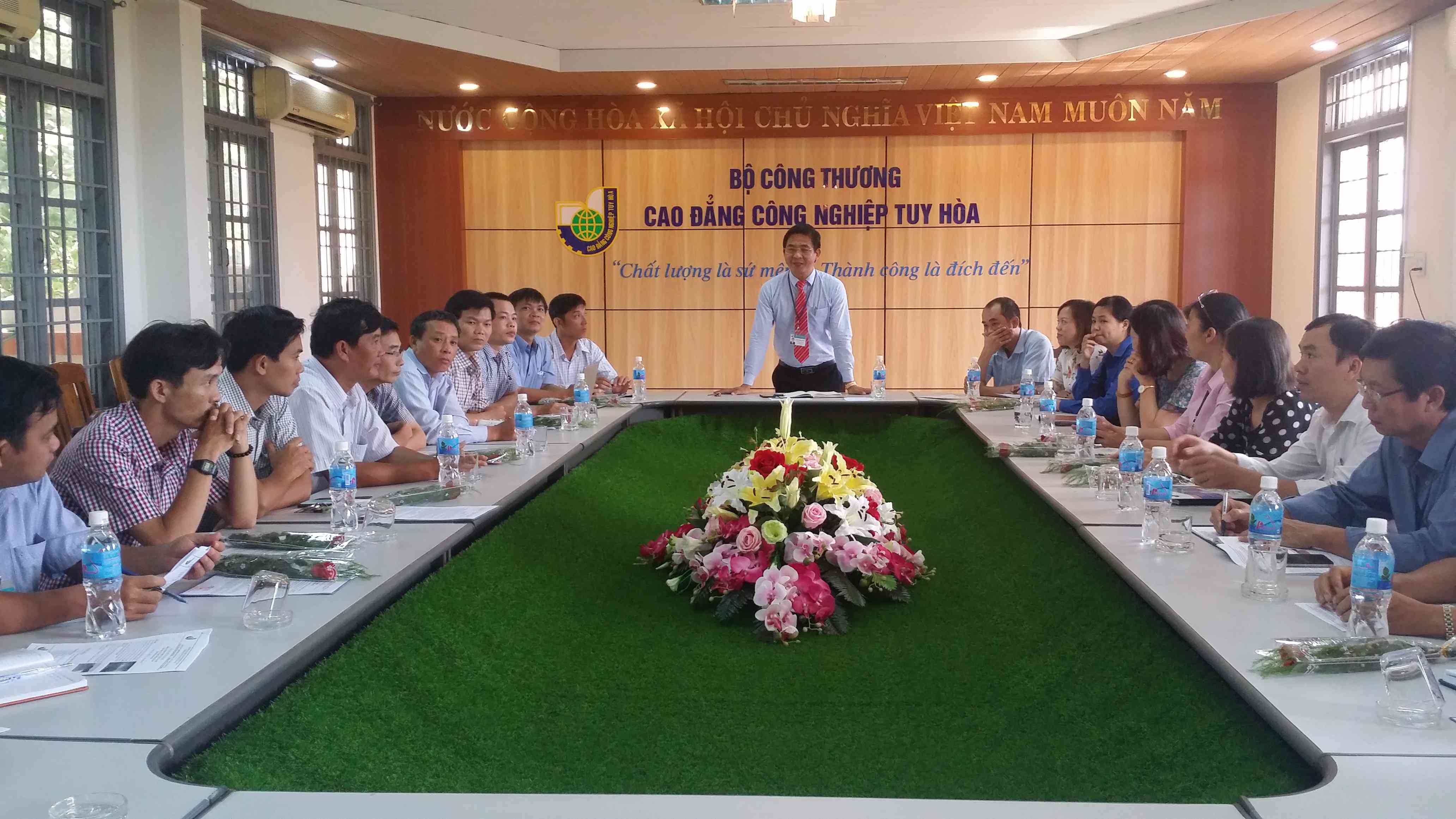 2-le-cong-bo-bo-nhiem-truong-pho-cac-phong-khoa-va-trung-tam