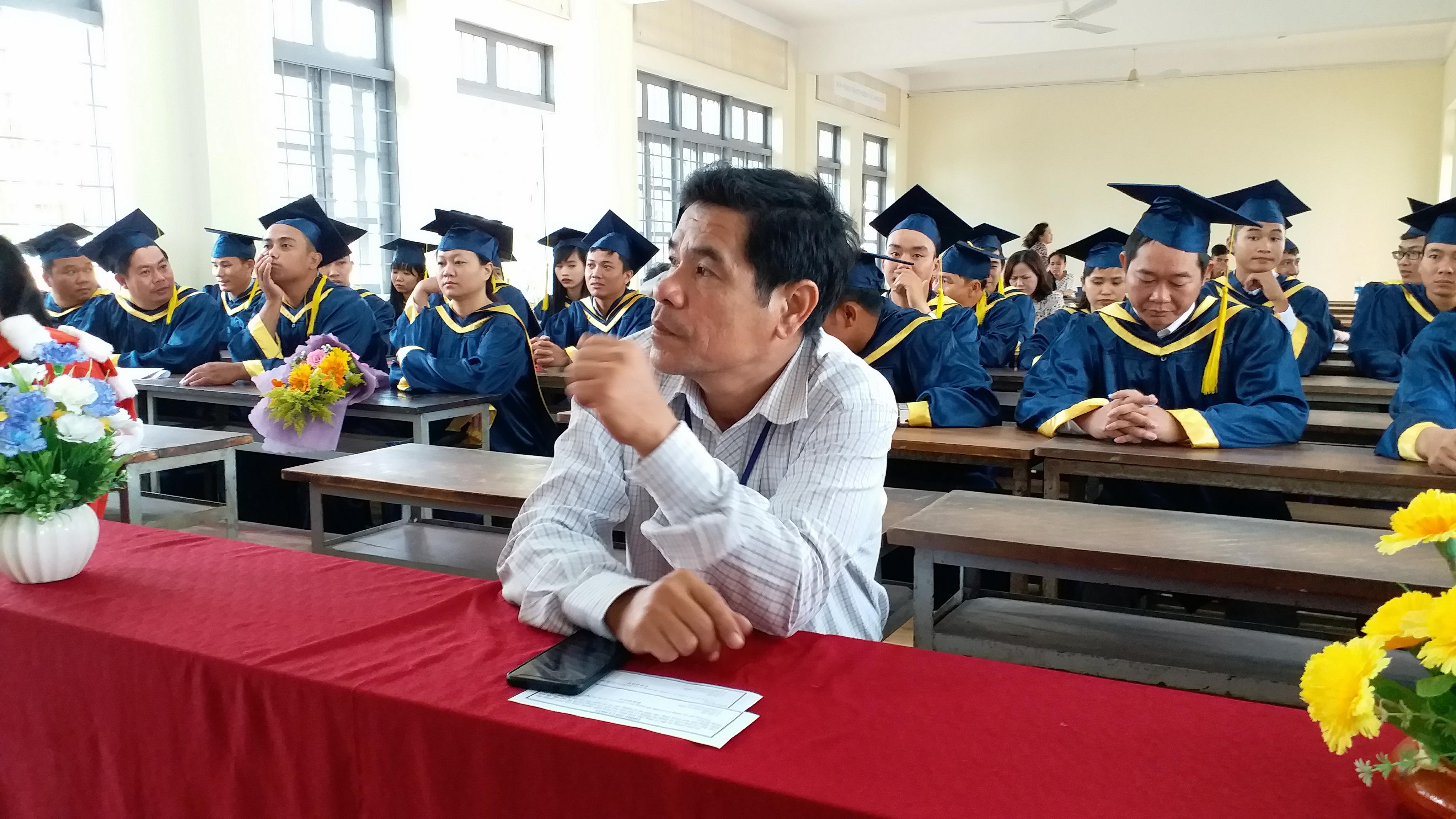 3-to-chuc-le-tot-nghiep-cac-lop-lien-thong-khoa-39