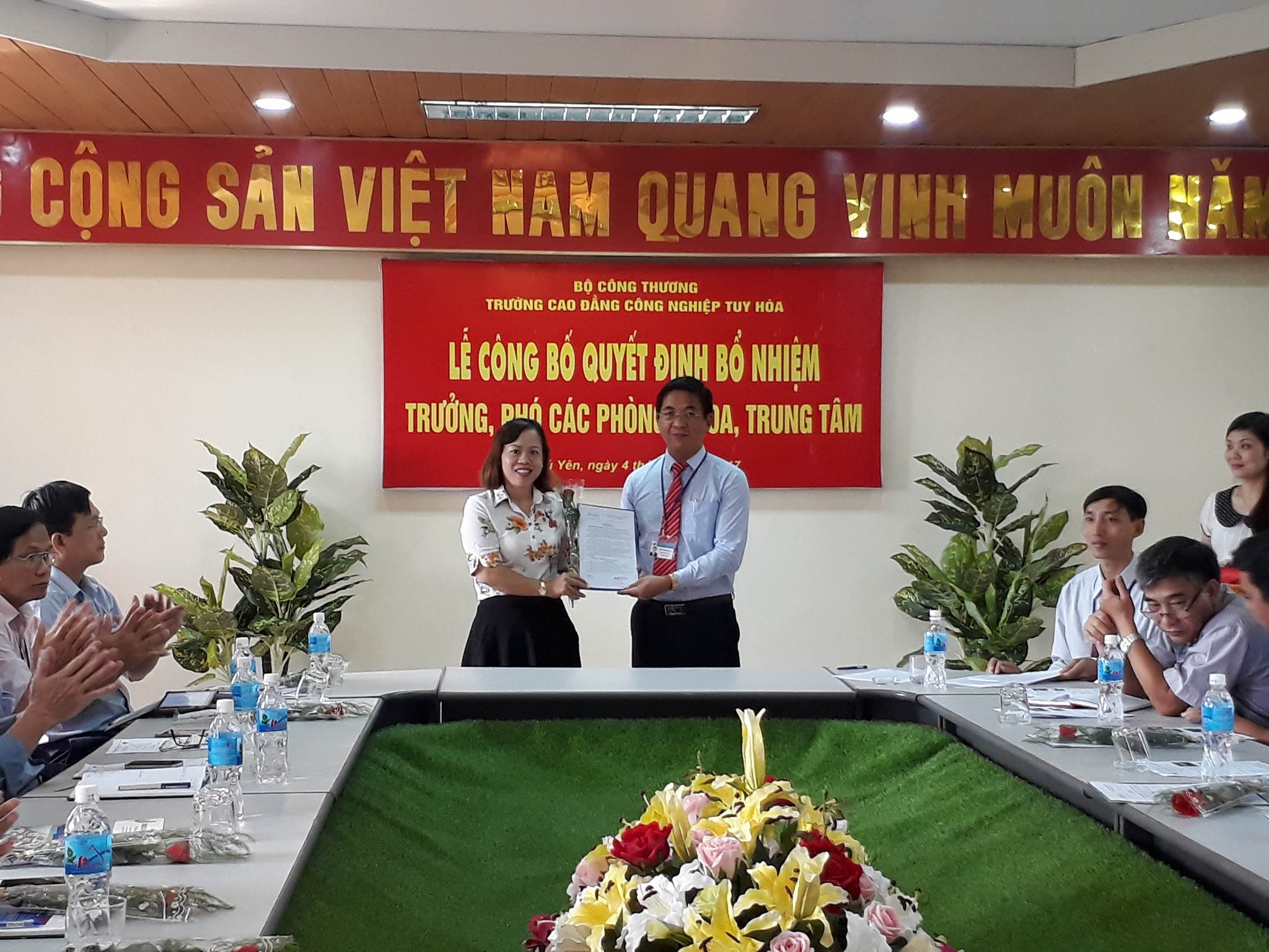 4-le-cong-bo-bo-nhiem-truong-pho-cac-phong-khoa-va-trung-tam