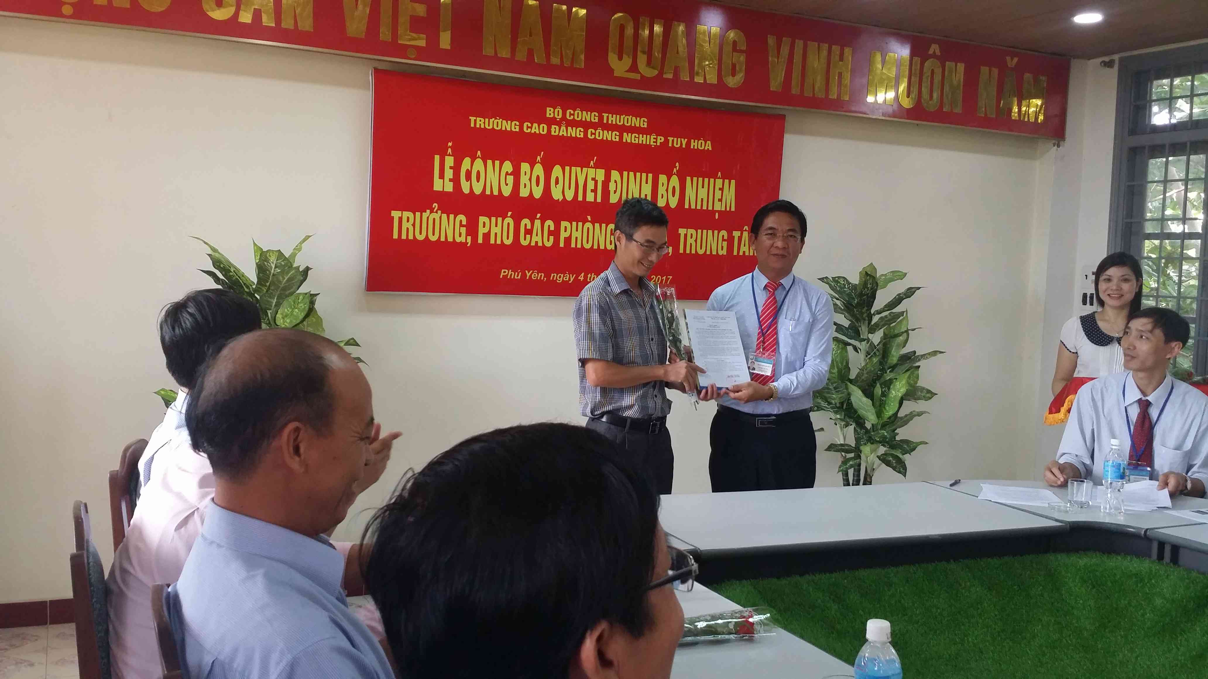 5-le-cong-bo-bo-nhiem-truong-pho-cac-phong-khoa-va-trung-tam