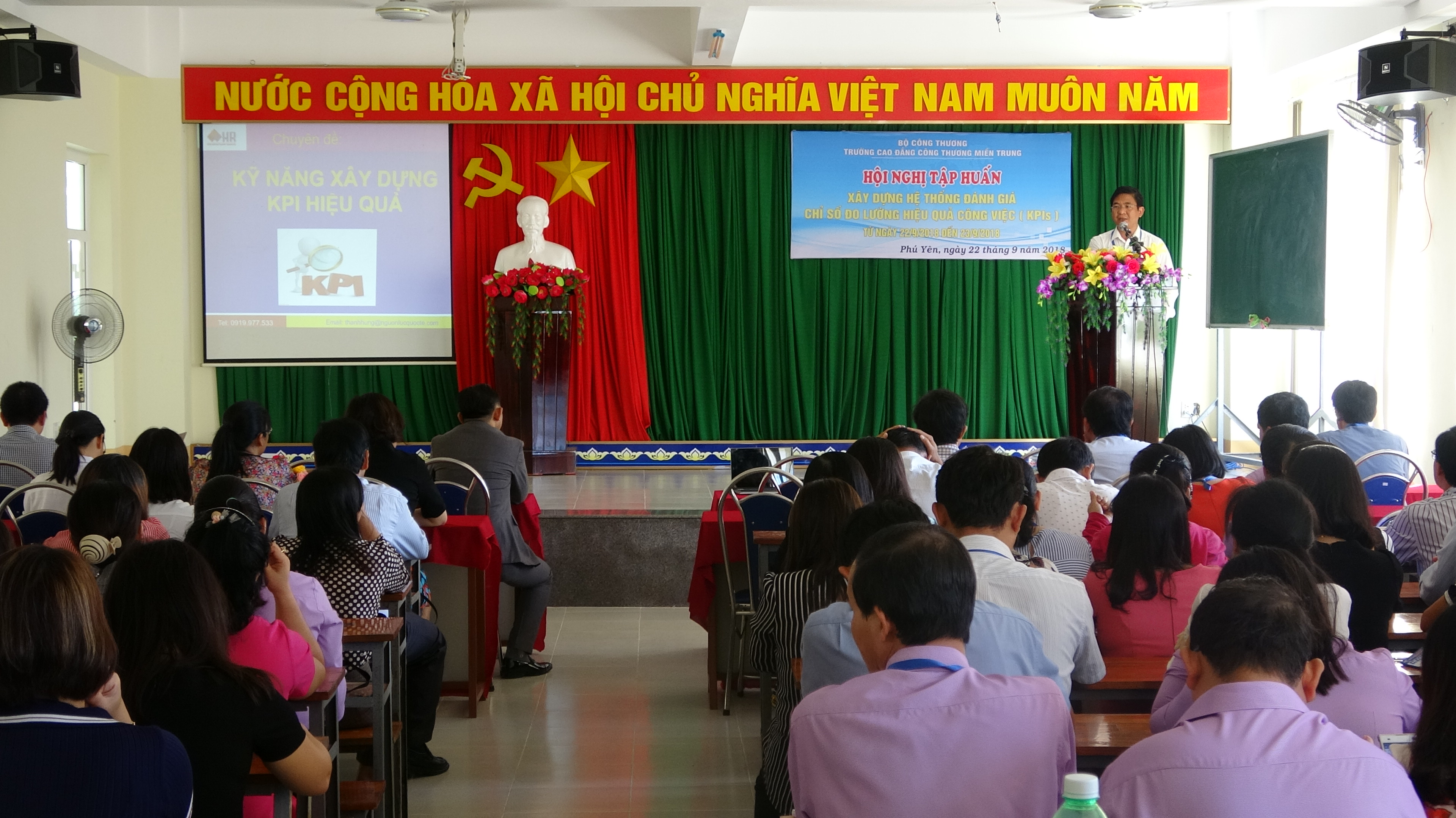 to-chuc-tap-huan-chi-so-danh-gia-hieu-qua-cong-viec-kpi-cho-toan-the-can-bo-giao-vien-nha-truong