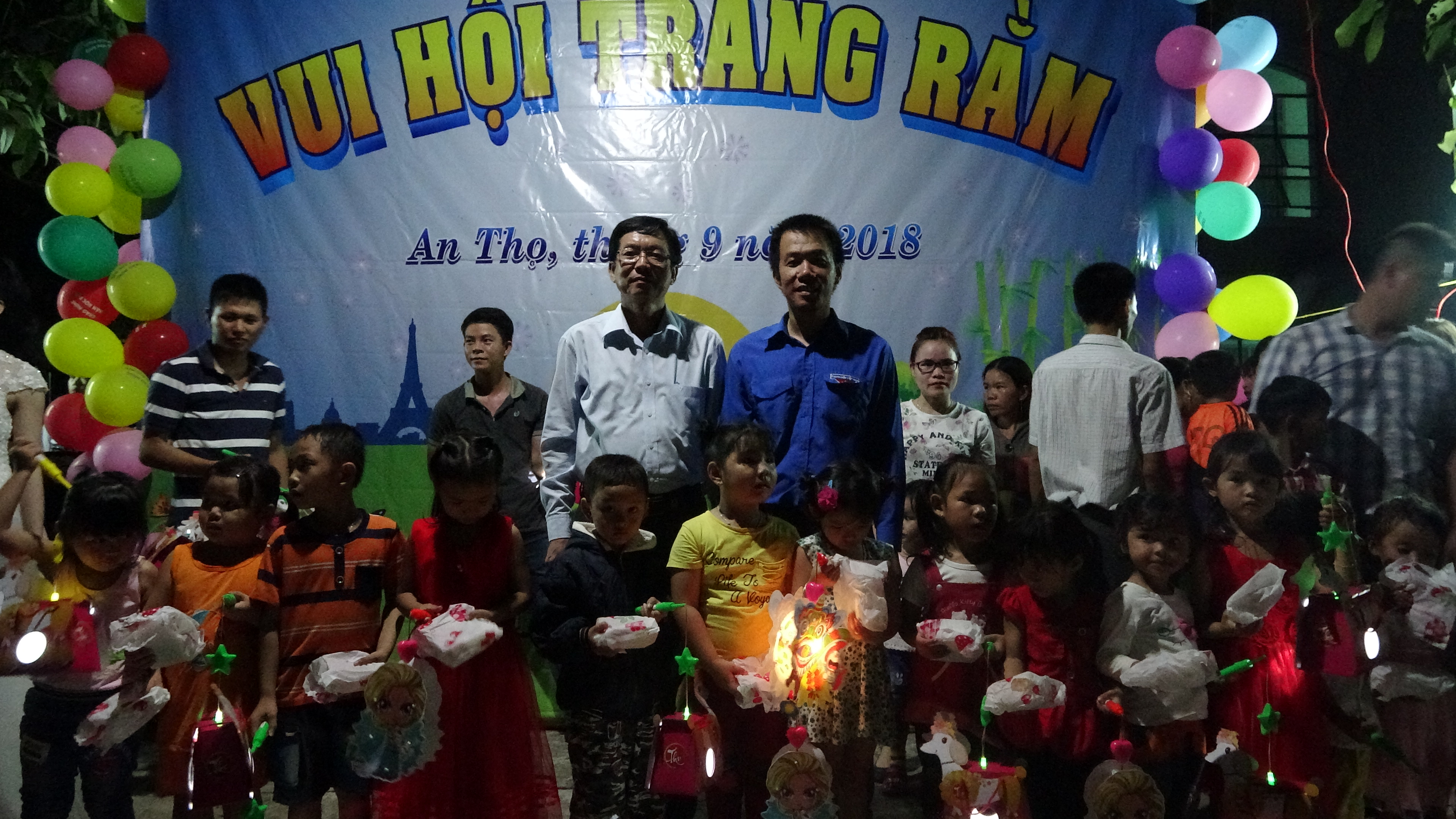 doan-truong-mitc-to-chuc-dem-hoi-trung-thu-am-ap-nghia-tinh-den-voi-tre-em-hoan-canh-kho-khan