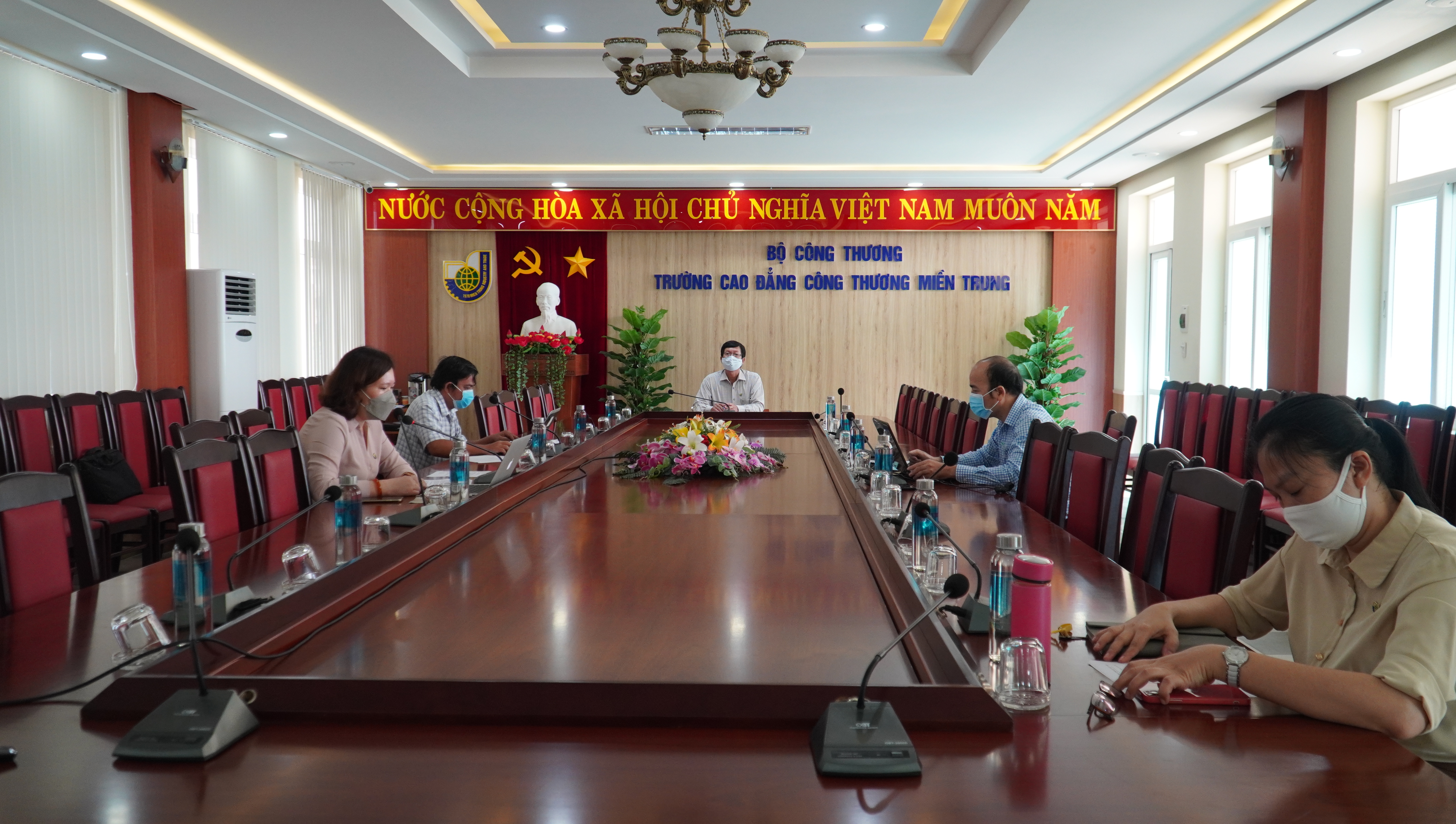 Ban Tổ chức Hội thi