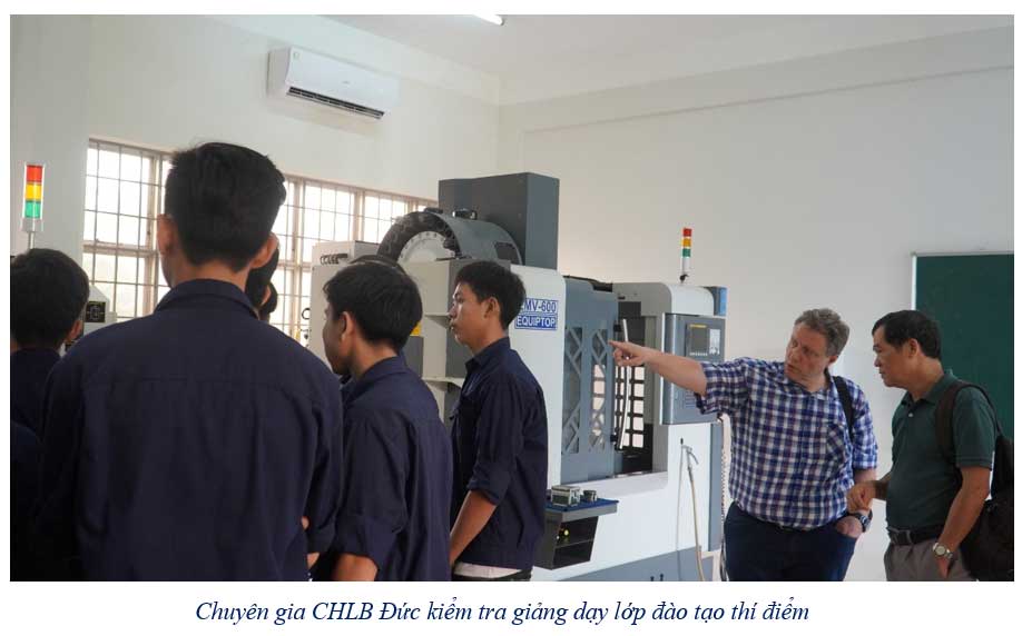 Chuyen-gia-CH-lien-bang-Duc