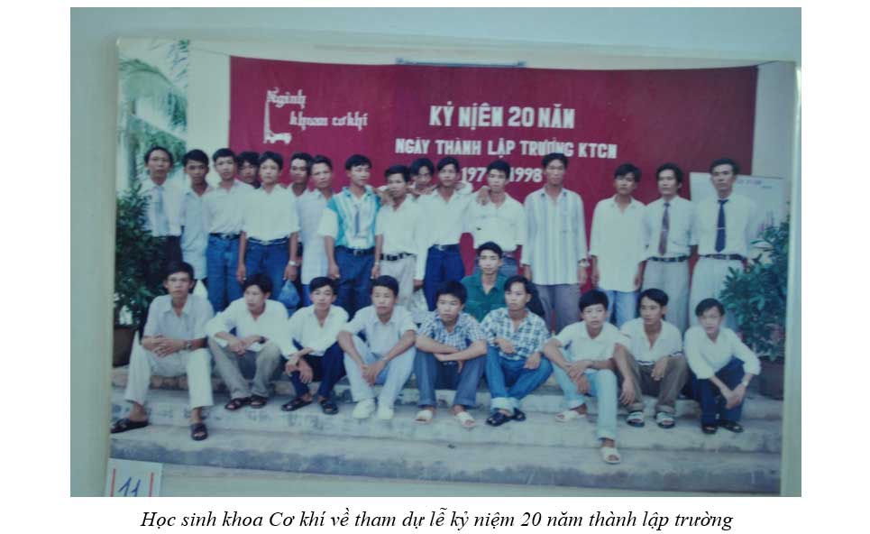 Hoc-sinh-khoa-co-khi