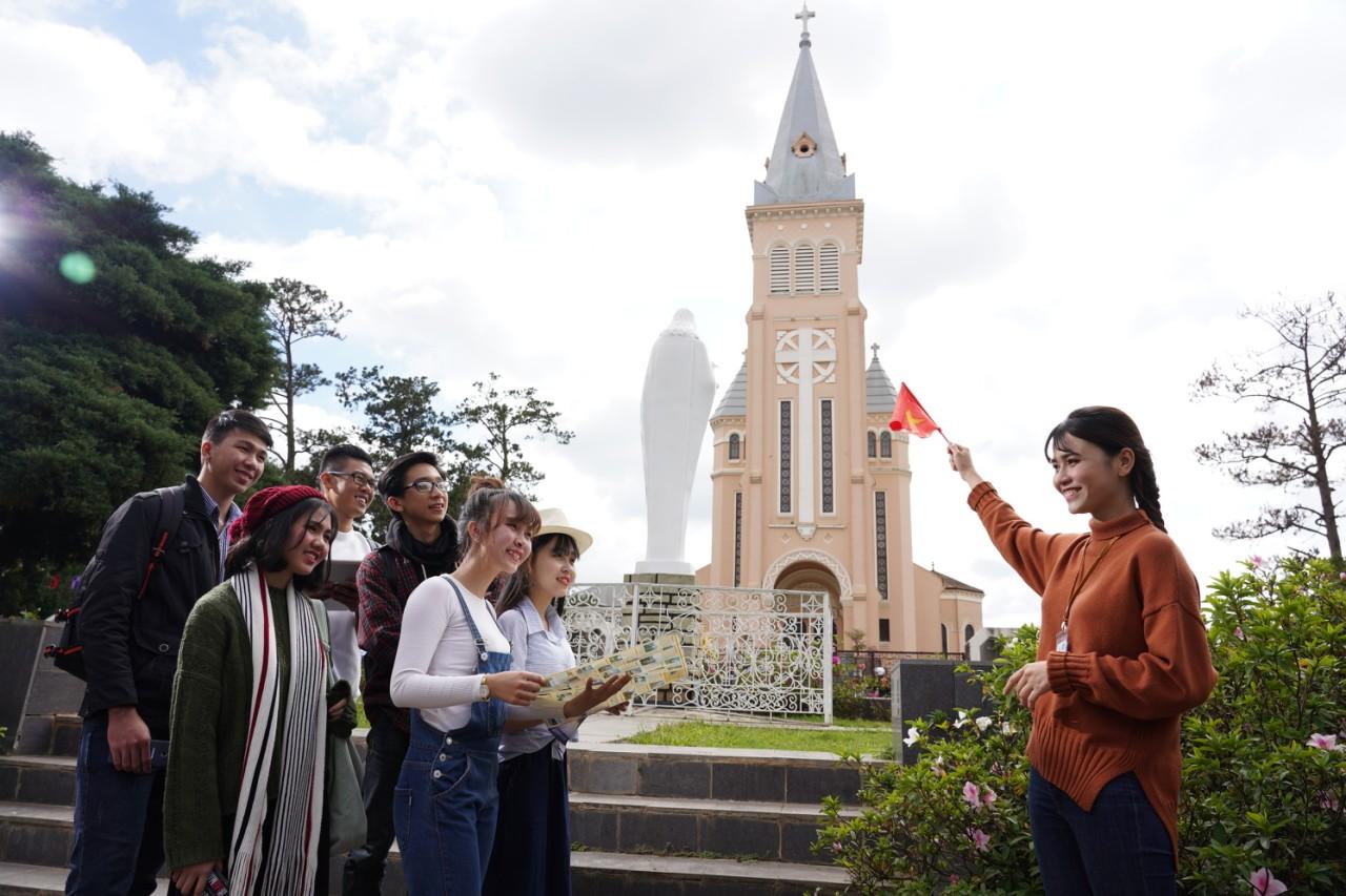 Ngành Hướng dẫn du lịch - Bậc Trung cấp