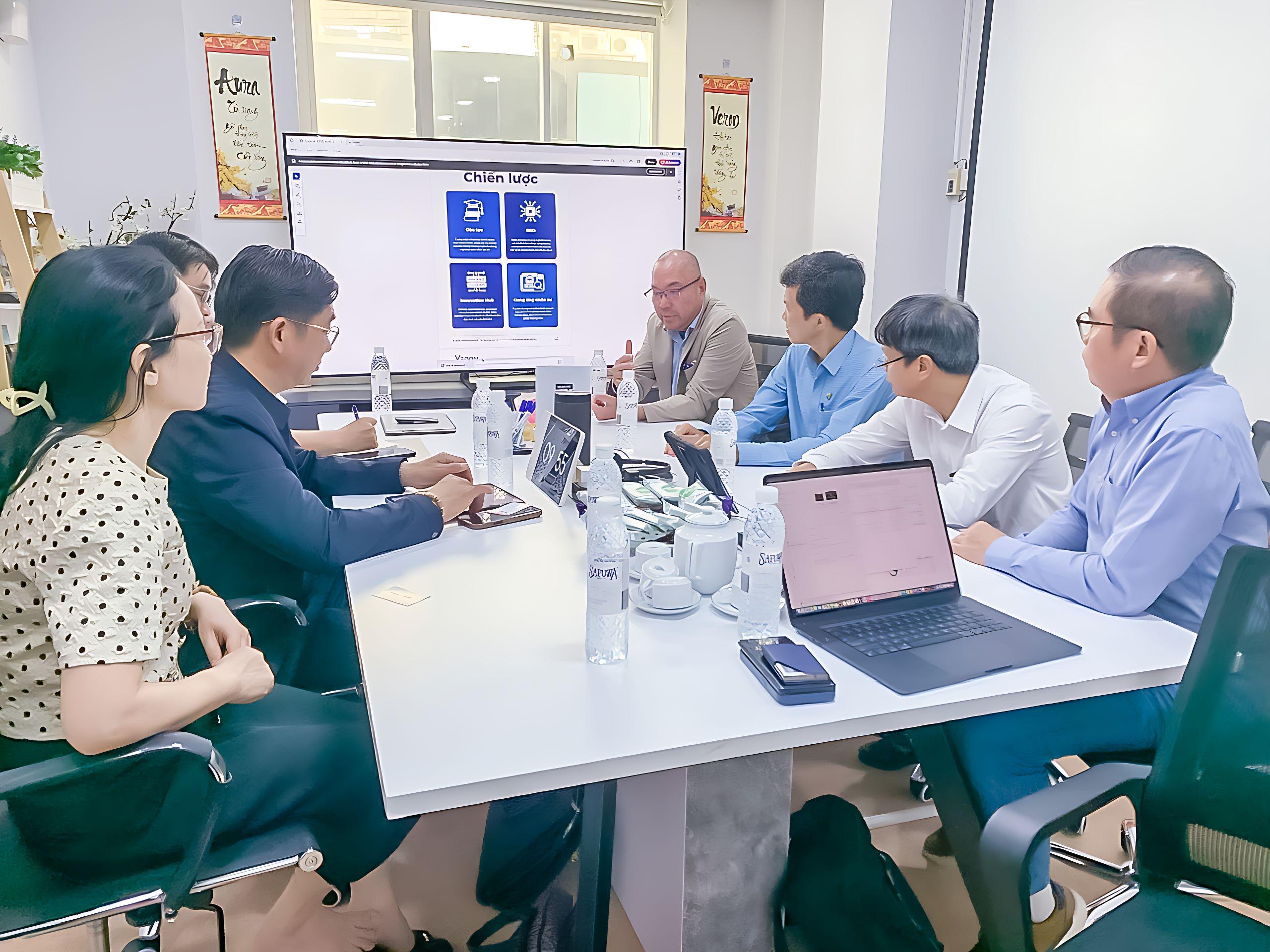 MITC thăm và làm việc với Tập đoàn Veron về hợp tác đào tạo vi mạch bán dẫn, AI và chuyển đổi số 4