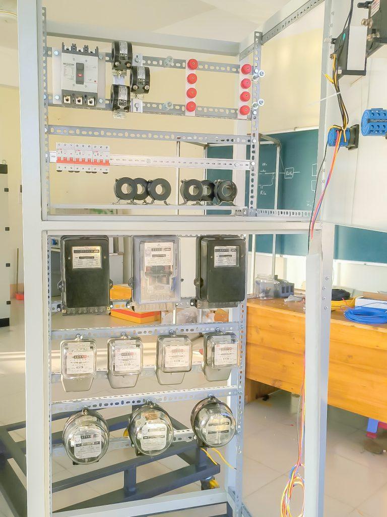 Khoa Điện và Tự động hóa Khơi nguồn sáng tạo – Chinh phục Hội thi Thiết bị đào tạo tự làm 2025 3