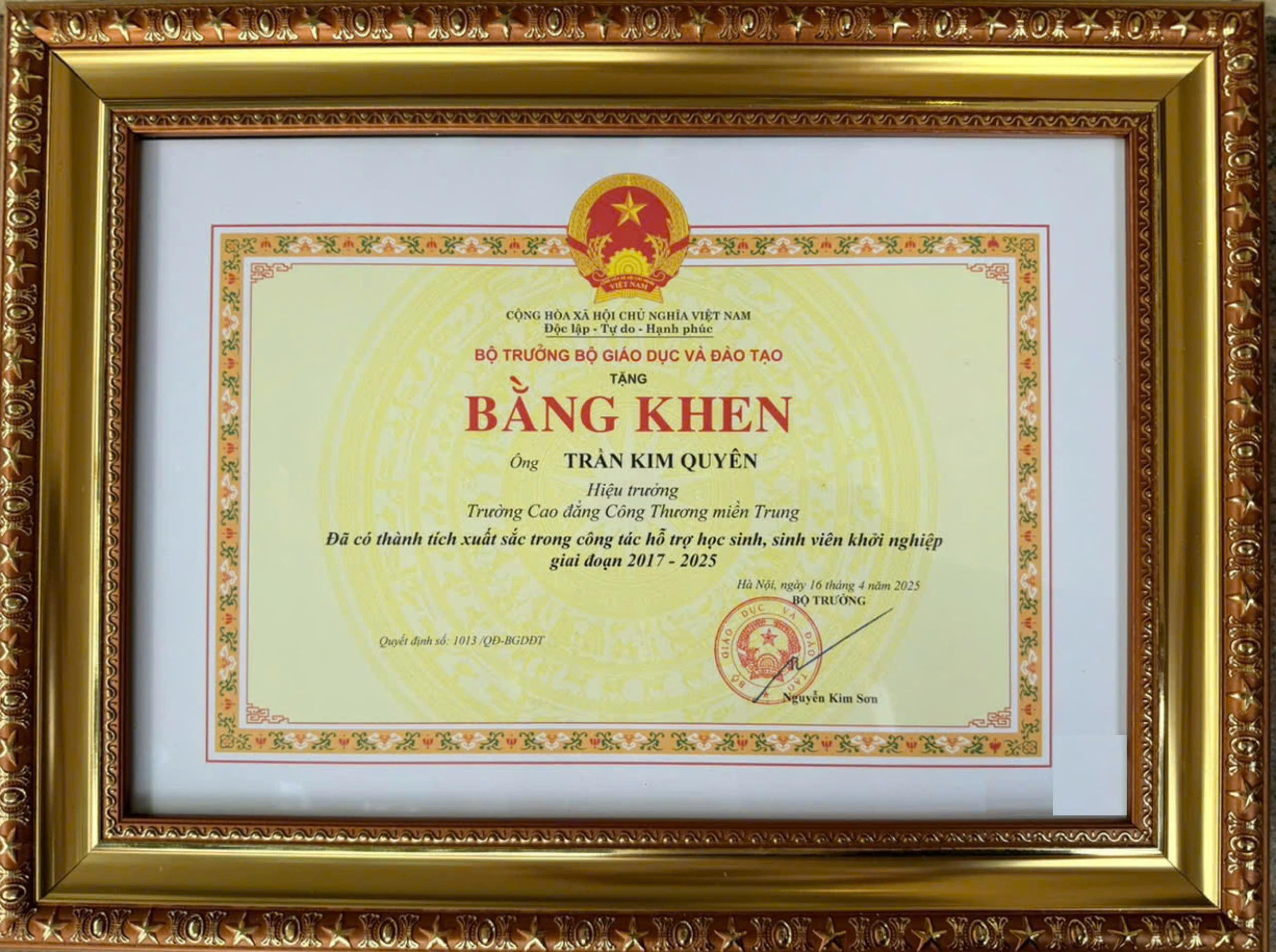 MITC vinh dự nhận bằng khen của Bộ trưởng Bộ GD&ĐT vì thành tích xuất sắc trong hỗ trợ học sinh, sinh viên khởi nghiệp 3