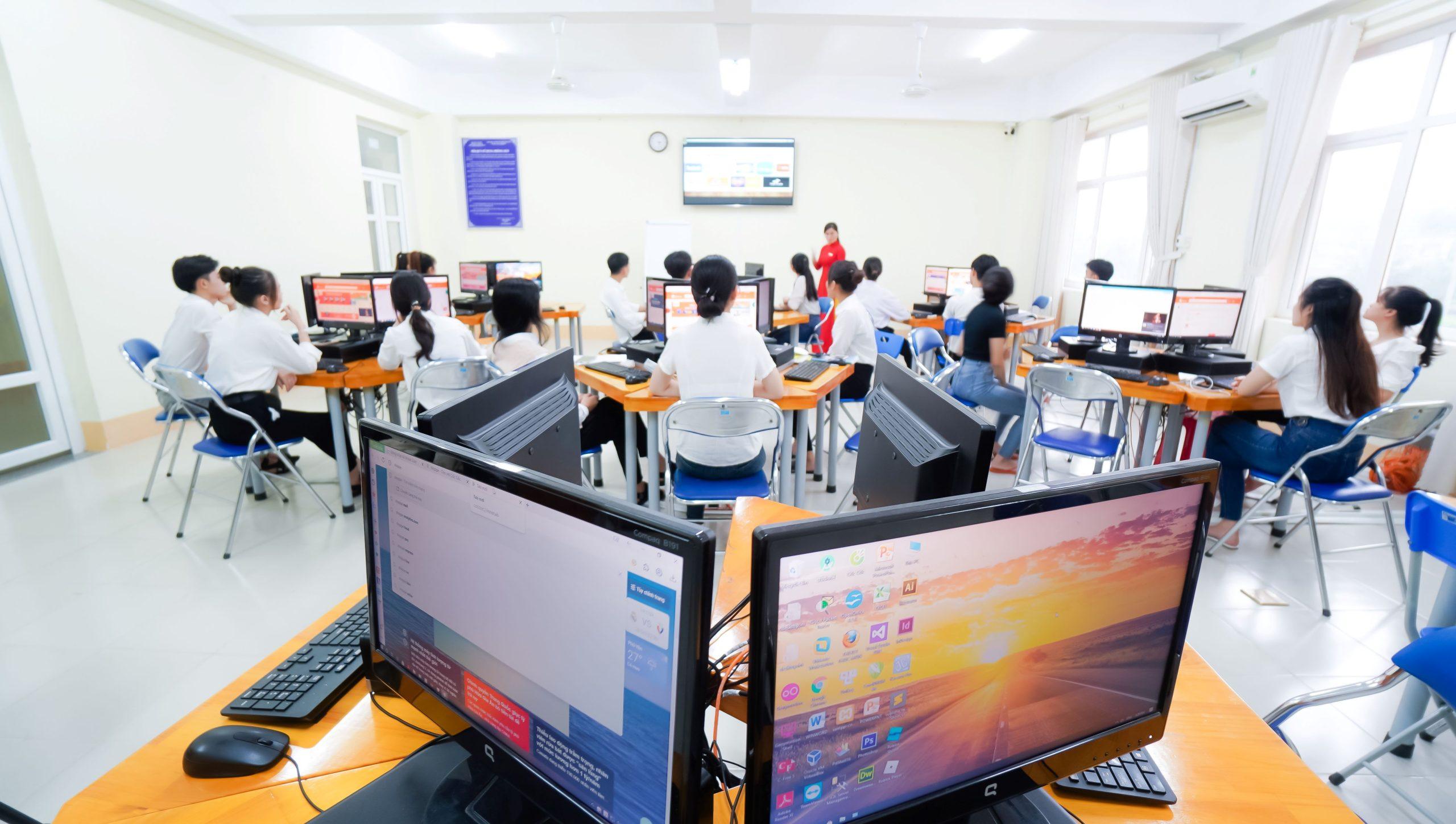 Ngành kinh doanh thương mại – chìa khóa mở cánh cửa sự nghiệp thời đại số 4