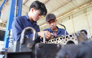 Học Công nghệ ô tô ở đâu để vừa có tay nghề, vừa có việc làm 2