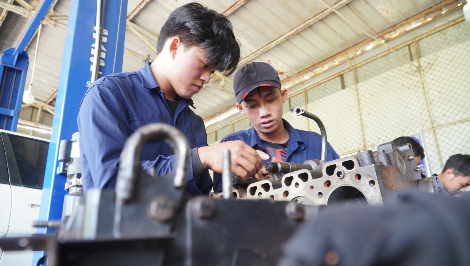 Học Công nghệ ô tô ở đâu để vừa có tay nghề, vừa có việc làm 2