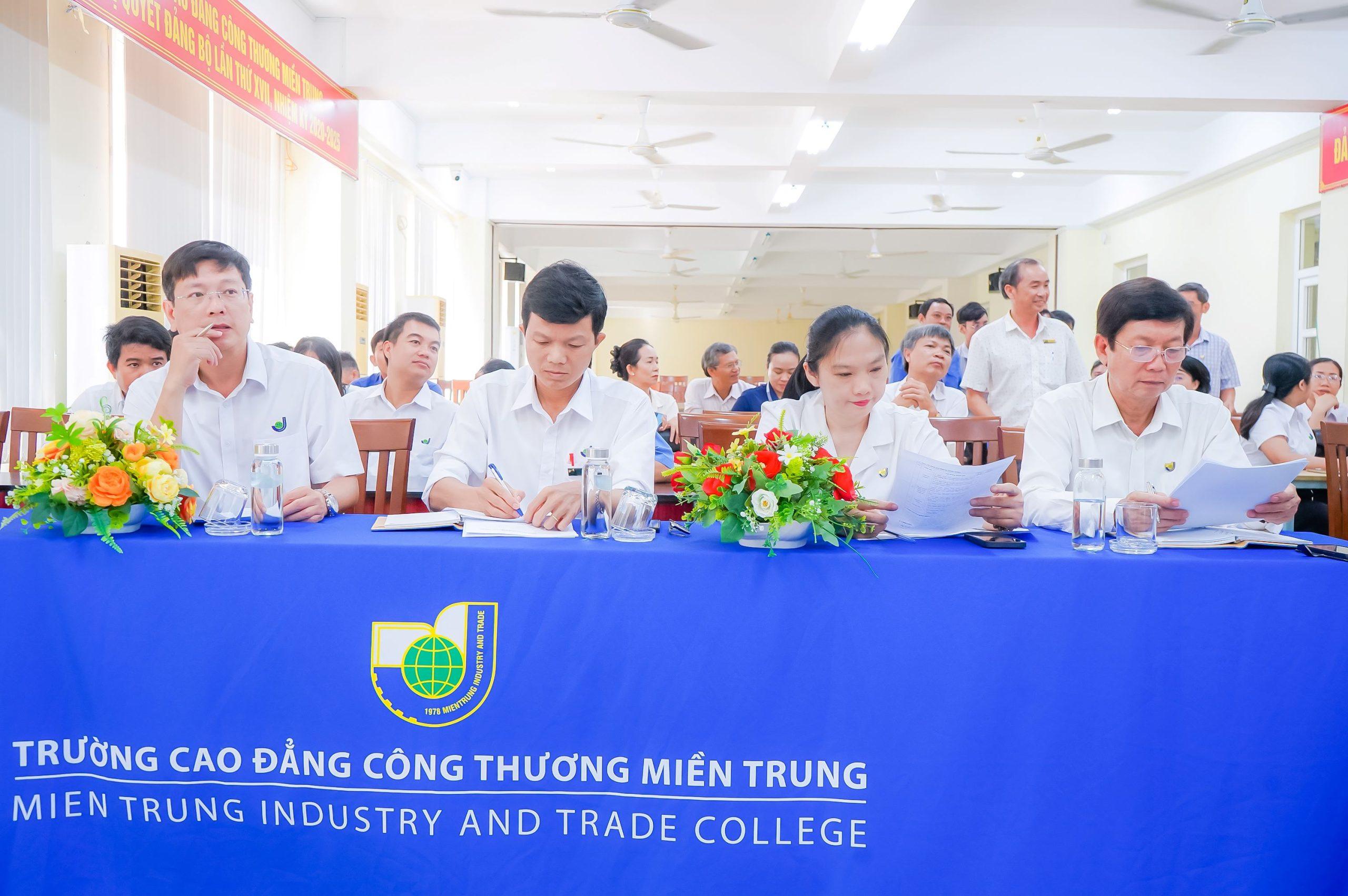 Hội thi Thiết bị đào tạo tự làm của nhà giáo năm 2025 Sáng tạo công nghệ – Nâng cao chất lượng dạy và học 3