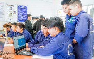 Ngành Cắt gọt kim loại – Hướng đi ổn định cho người yêu kỹ thuật 3