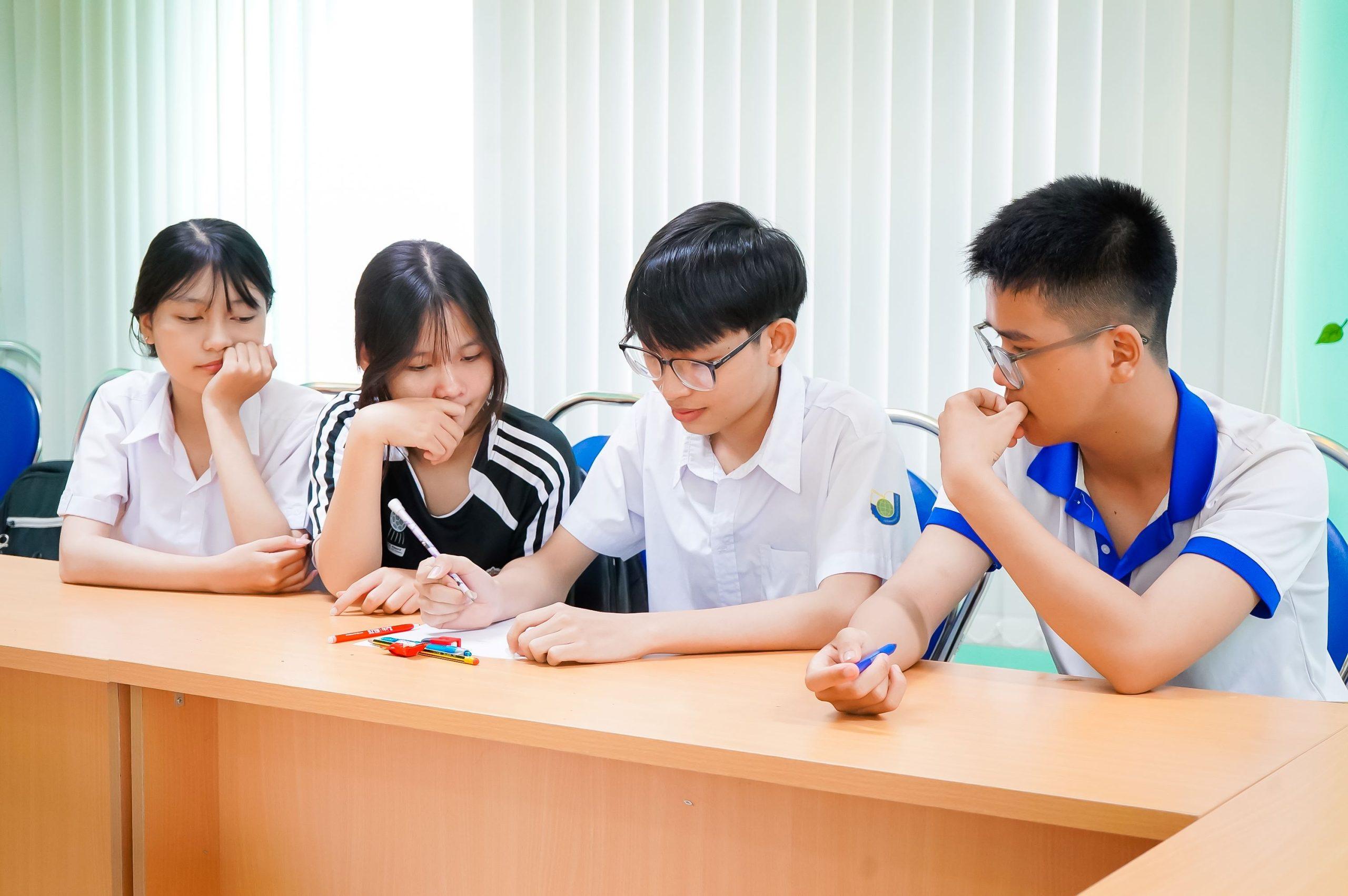 Sinh viên MITC hứng khởi tham gia chương trình đào tạo Kỹ năng tư duy sáng tạo 1