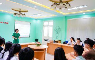 Sinh viên MITC hứng khởi tham gia chương trình đào tạo Kỹ năng tư duy sáng tạo 5