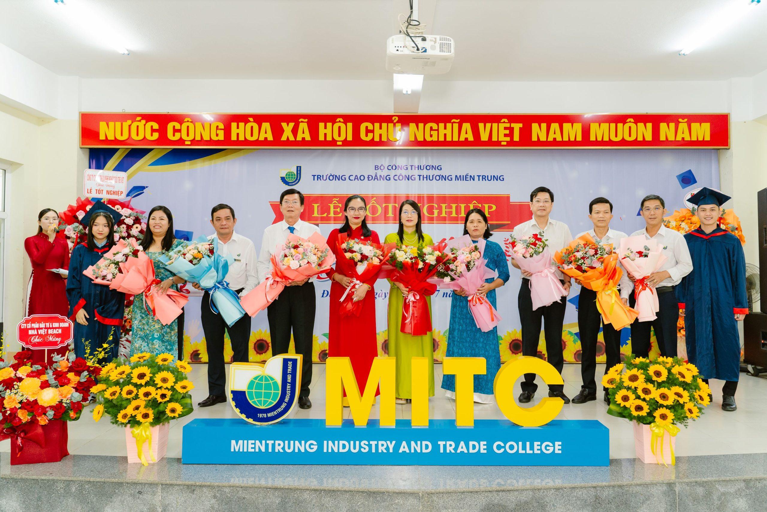 Lễ tốt nghiệp năm 2025 Dấu mốc trưởng thành và khởi đầu của những ước mơ 6