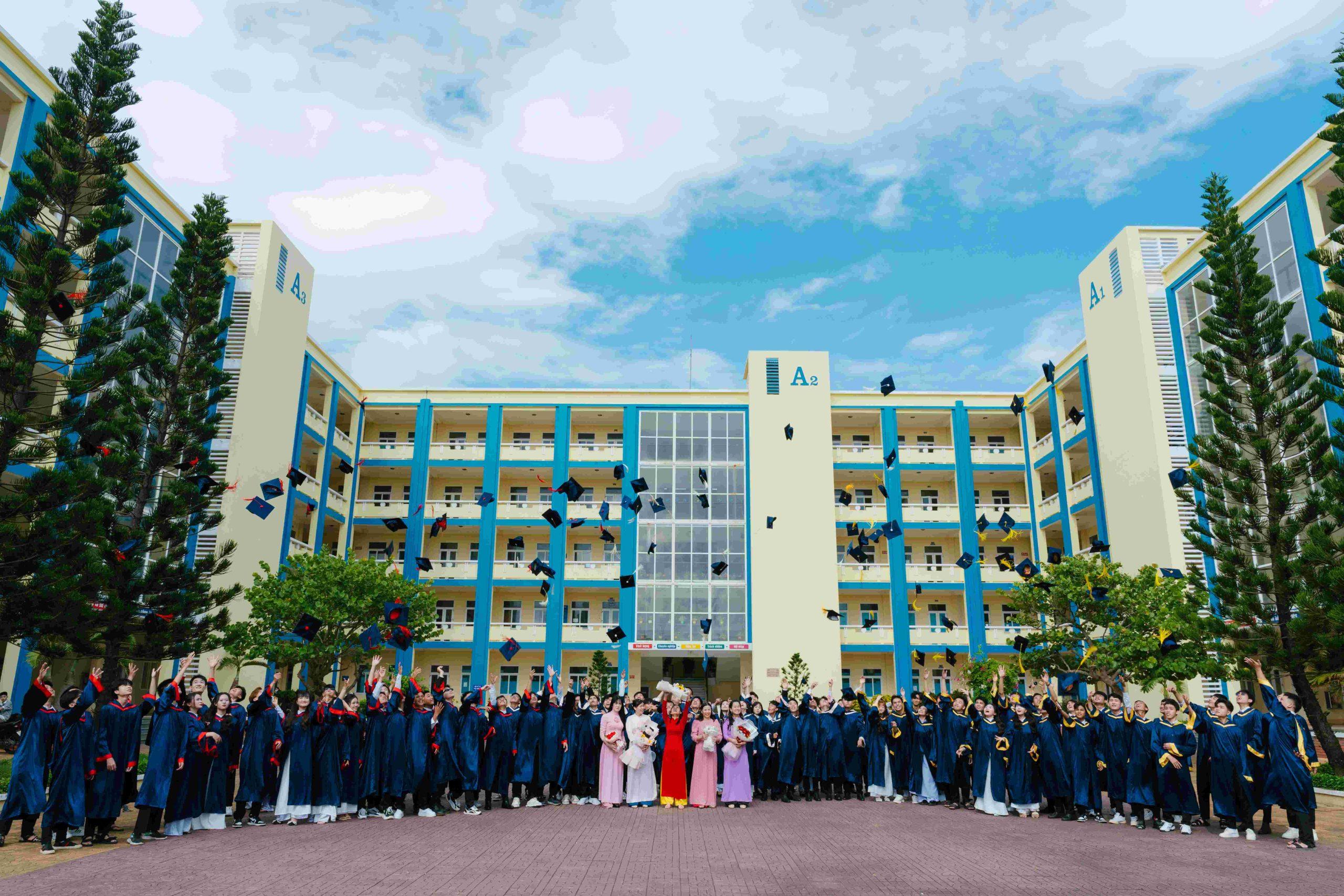 Sàn việc làm MITC đồng hành cùng Tân cử nhân chinh phục tương lai 2