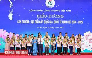 Vinh danh các gia đình CNVCLĐ tiêu biểu ngành Công Thương và những tấm gương học sinh vượt khó, đạt thành tích xuất sắc năm học 2024 – 2025 3