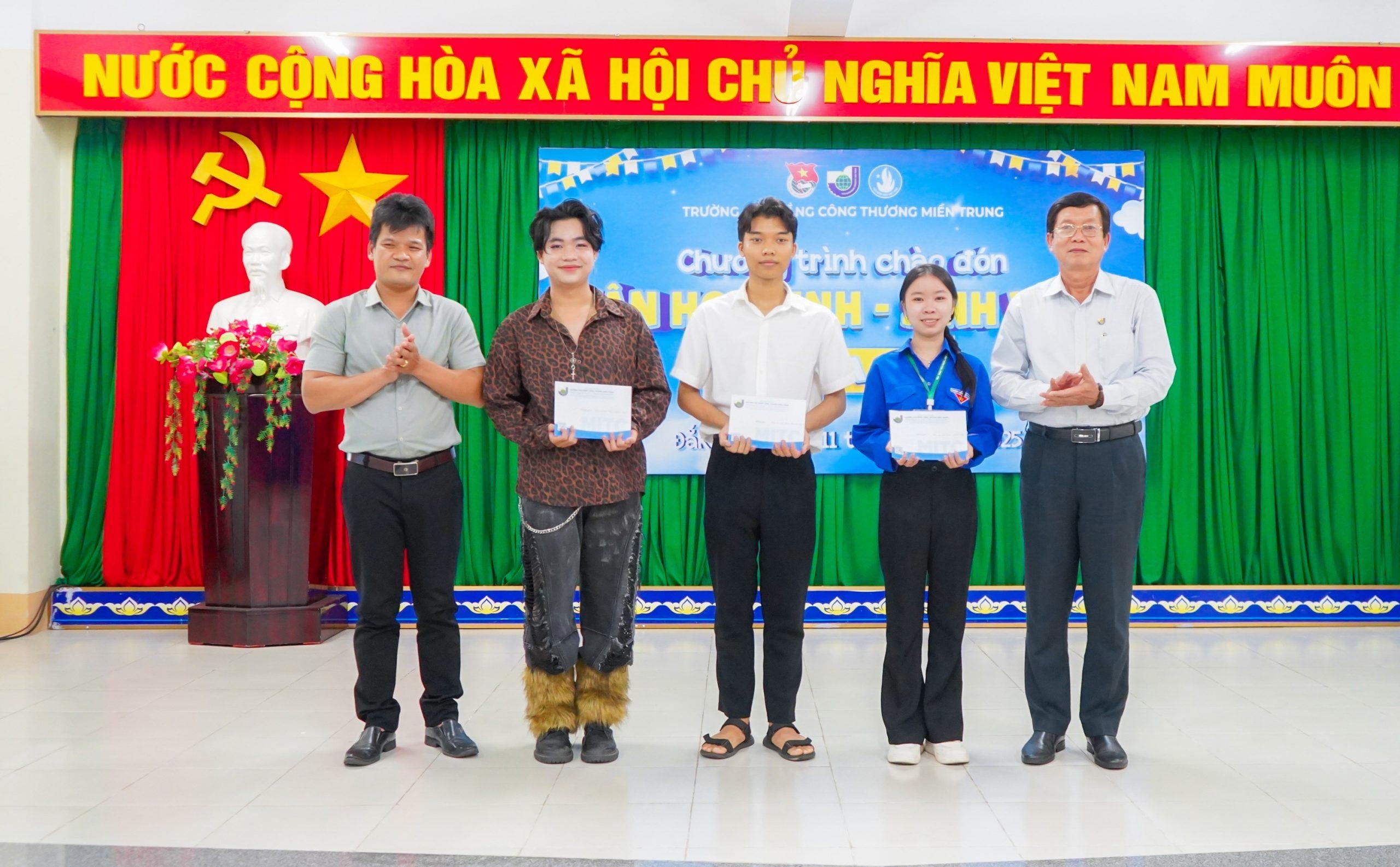 Sôi nổi cùng chương trình Chào đón Tân HSSV khóa 48, năm học 2025 – 2026 tại MITC 19