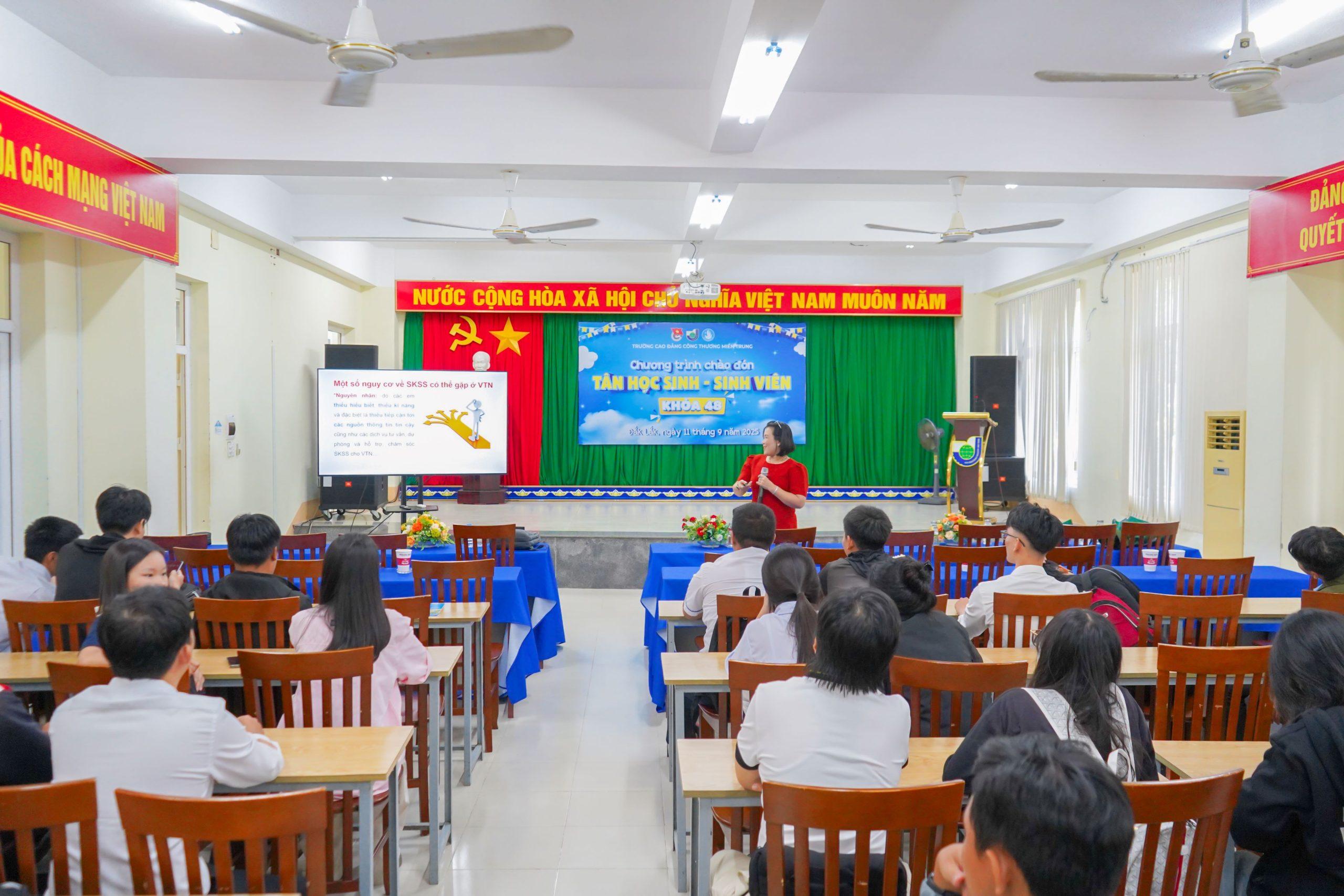 Sôi nổi cùng chương trình Chào đón Tân HSSV khóa 48, năm học 2025 – 2026 tại MITC 2