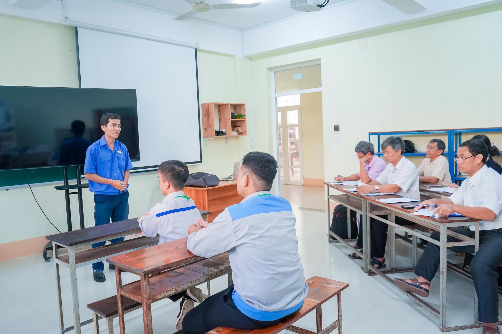  Thầy Trần Quốc Bảo – Người thắp sáng đam mê nghề điện trong Hội giảng Nhà giáo GDNN cấp khoa năm 2025 1