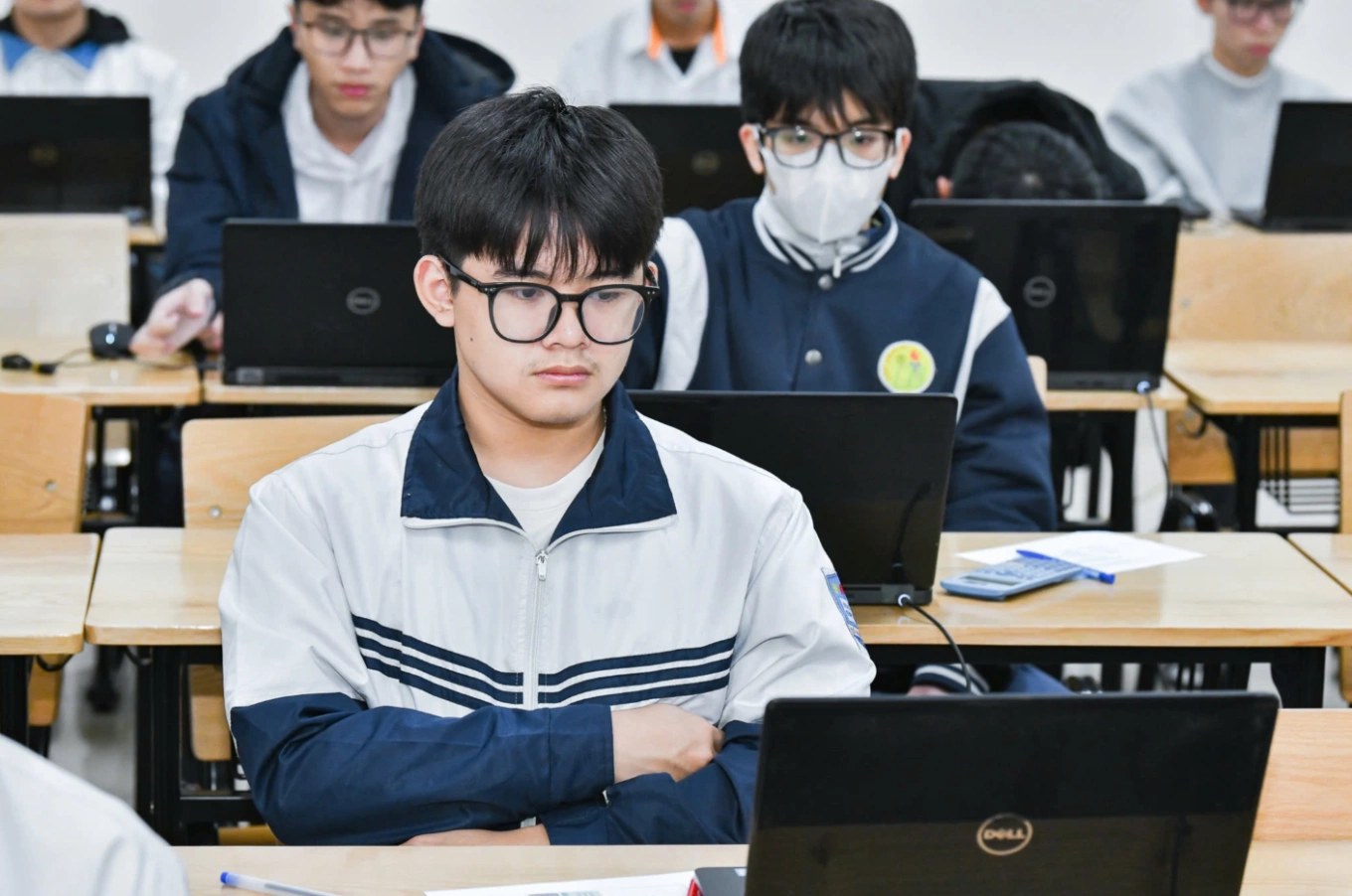 Tin mới nhất Thi tốt nghiệp THPT 2026 và lộ trình chuyển đổi sang hình thức thi trên máy tính 1