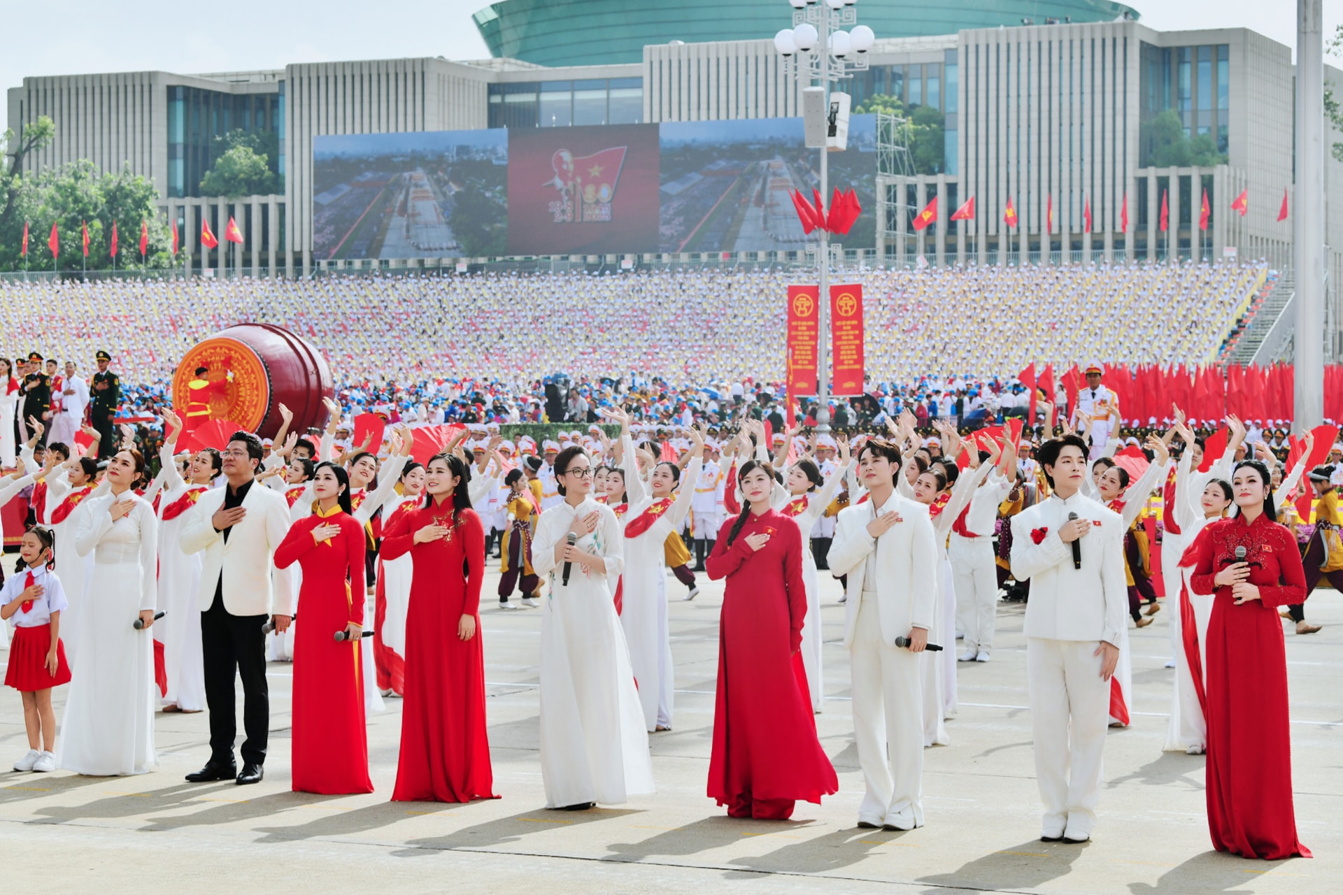 Tuổi trẻ Cao đẳng Công Thương miền Trung viết tiếp câu chuyện hòa bình