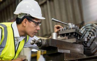 Khi doanh nghiệp “khát” thợ giỏi nghề cắt gọt kim loại