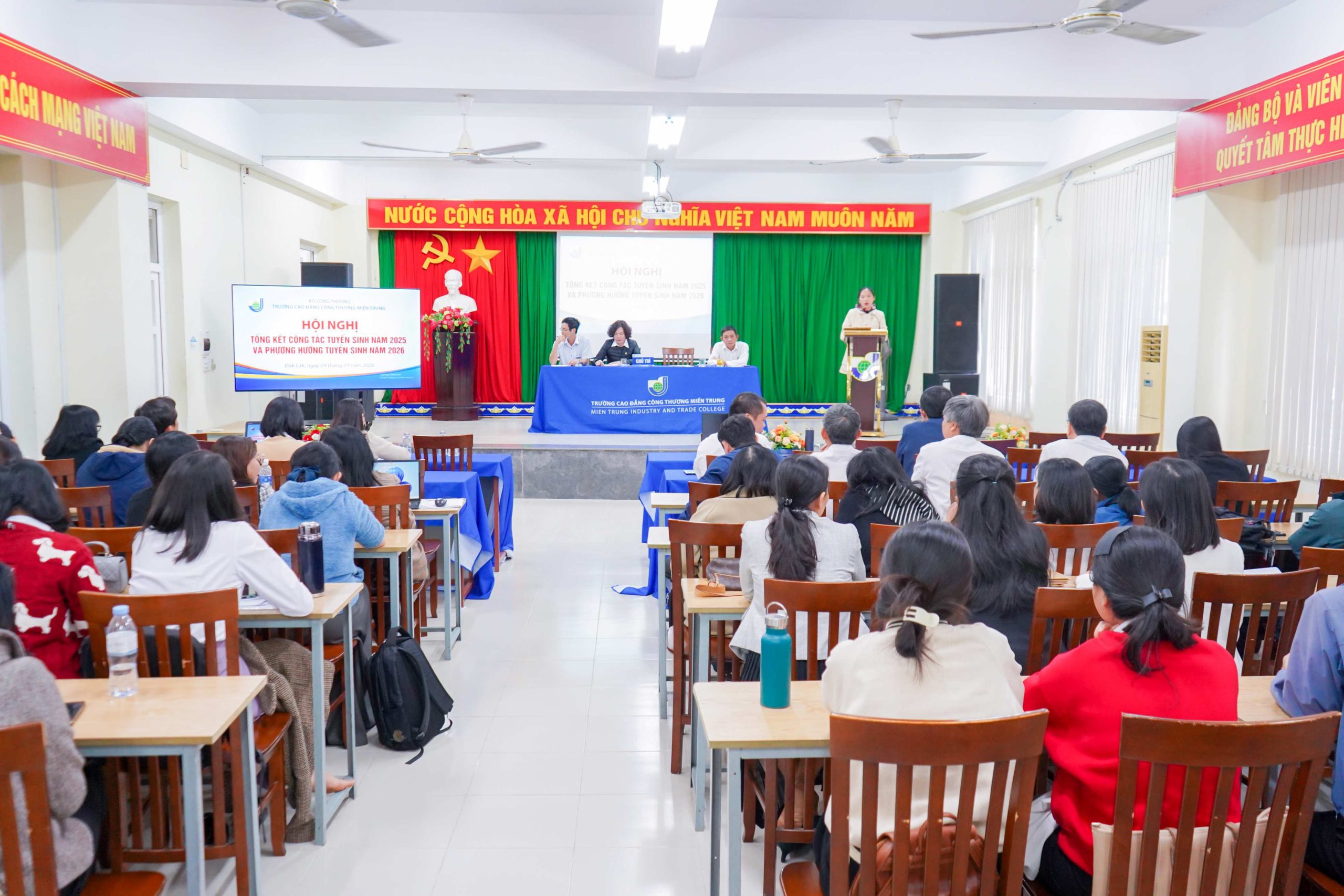 Tổ chức Hội nghị tổng kết công tác tuyển sinh năm 2025 và phương hướng tuyển sinh 2026 3 3