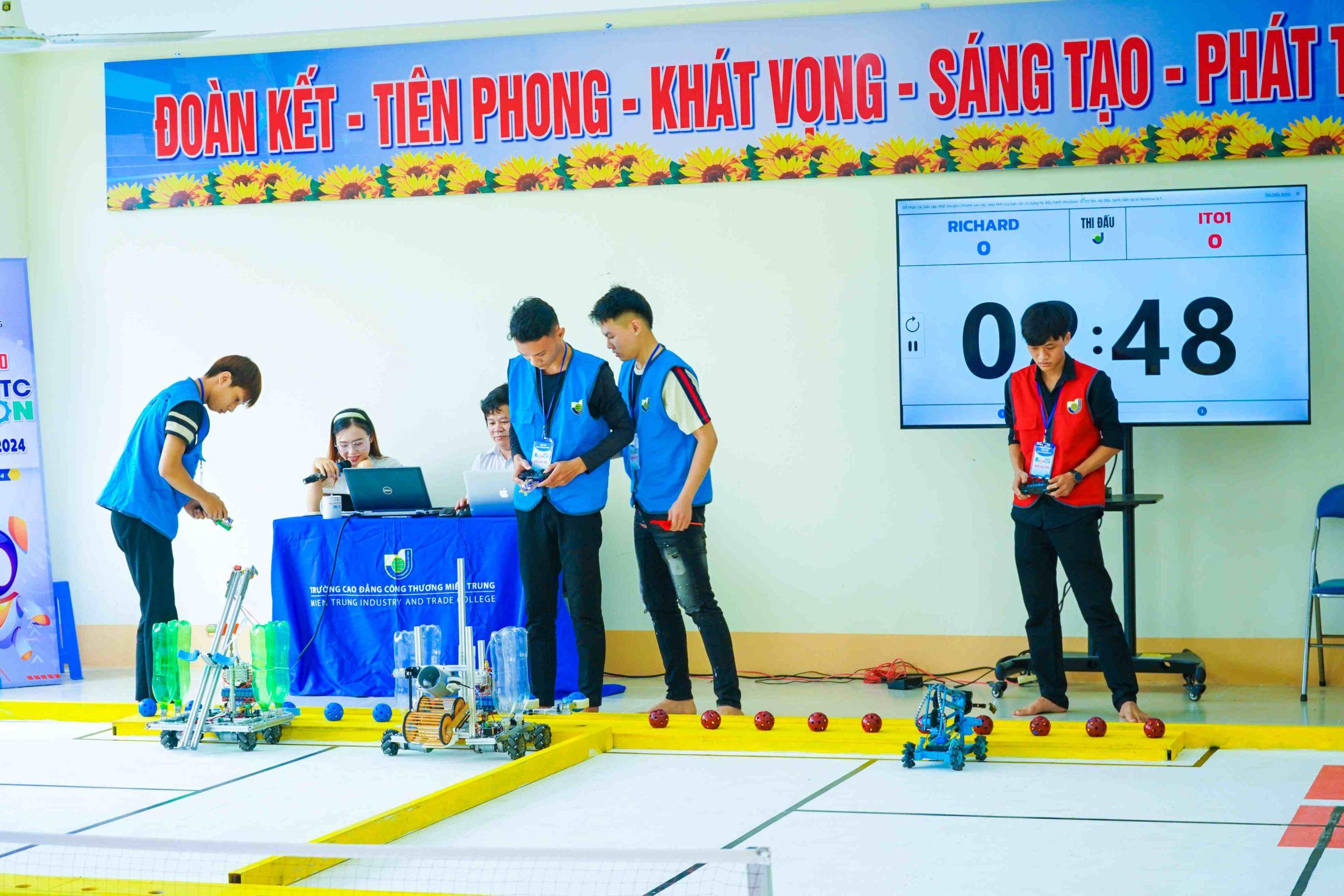 Khốc liệt và gay cấn tại vòng loại ROBOCON MITC lần 3 năm 2024 7