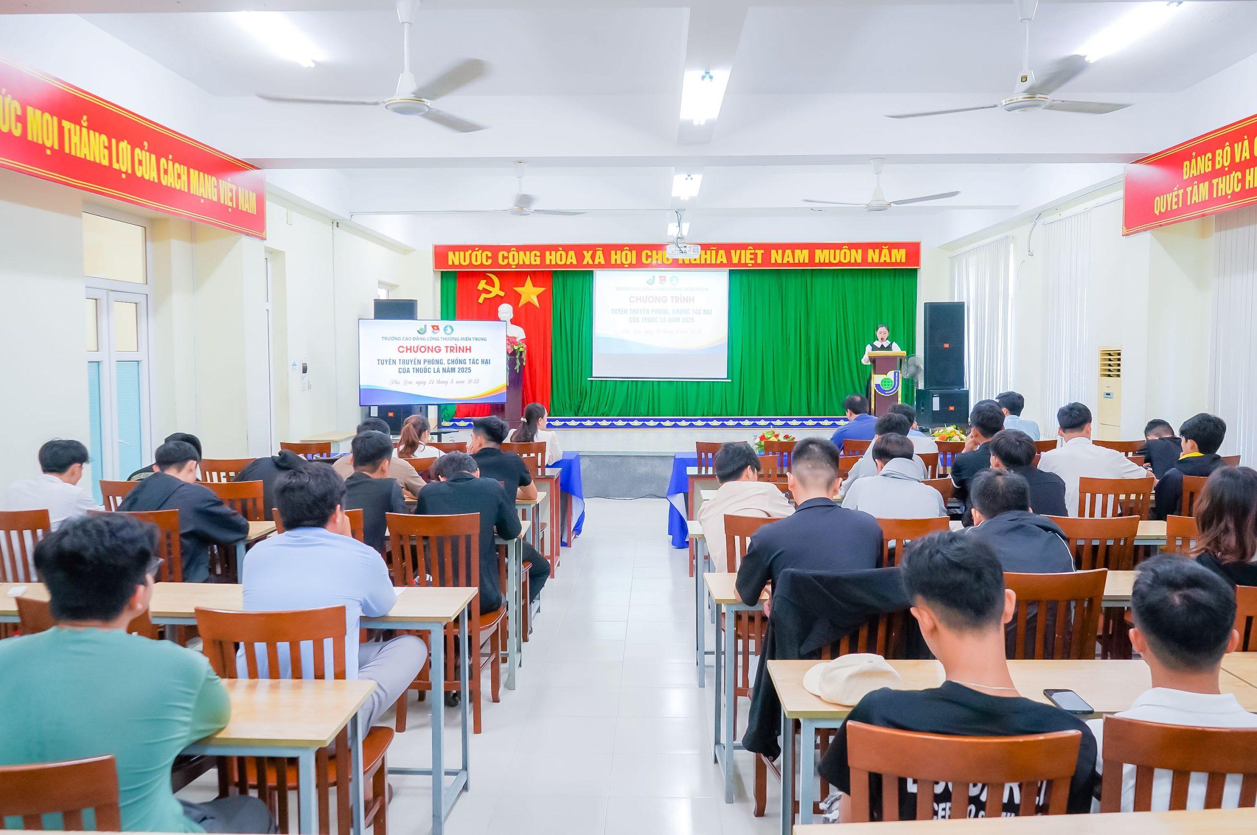 Tổ chức tuyên truyền phòng chống tác hại của thuốc lá nhằm hưởng ứng Ngày Thế giới không hút thuốc lá 31-5 2