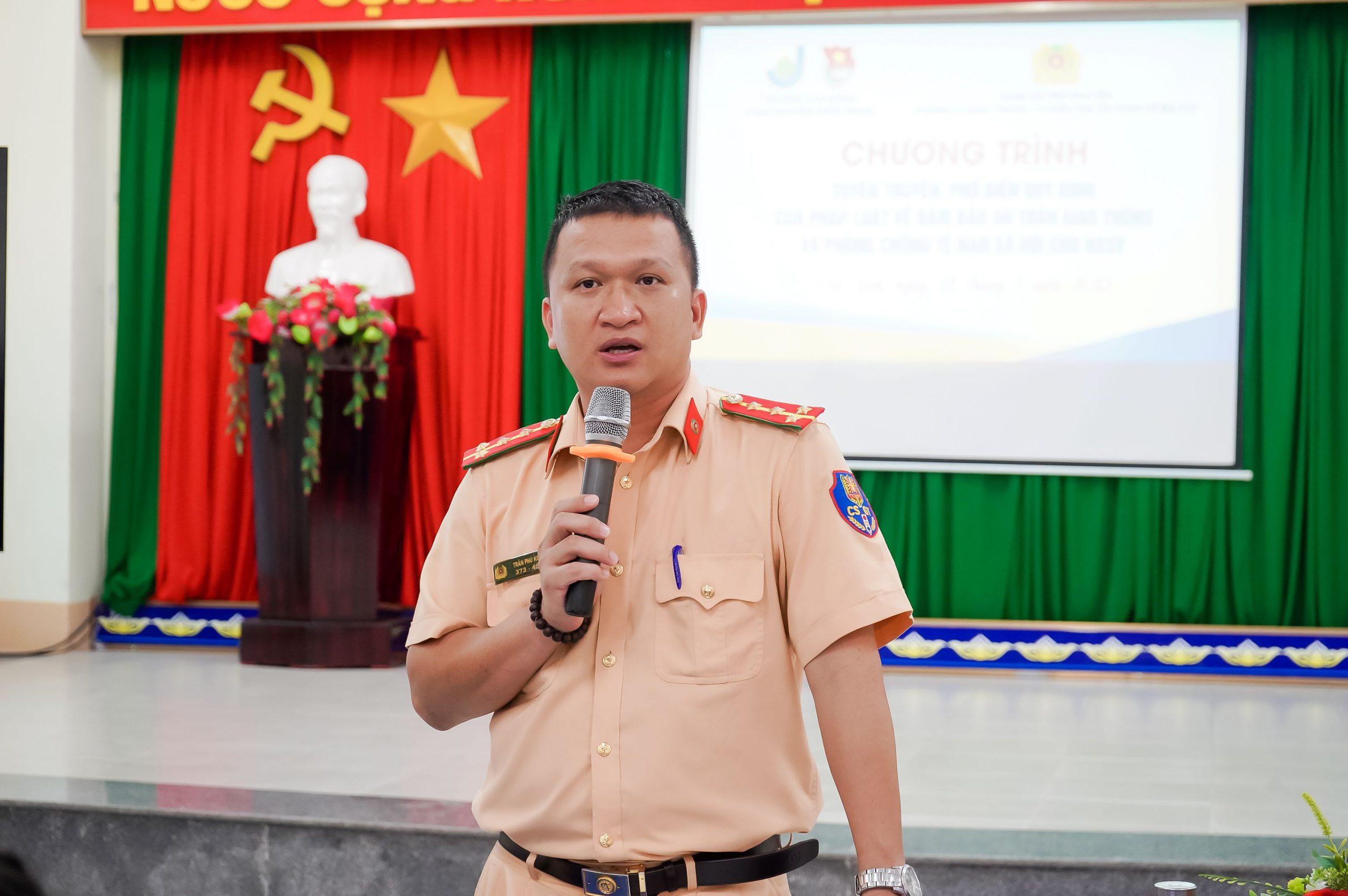Trường Cao đẳng Công Thương miền Trung tuyên truyền pháp luật về ATGT, phòng chống tệ nạn xã hội cho HSSV 1