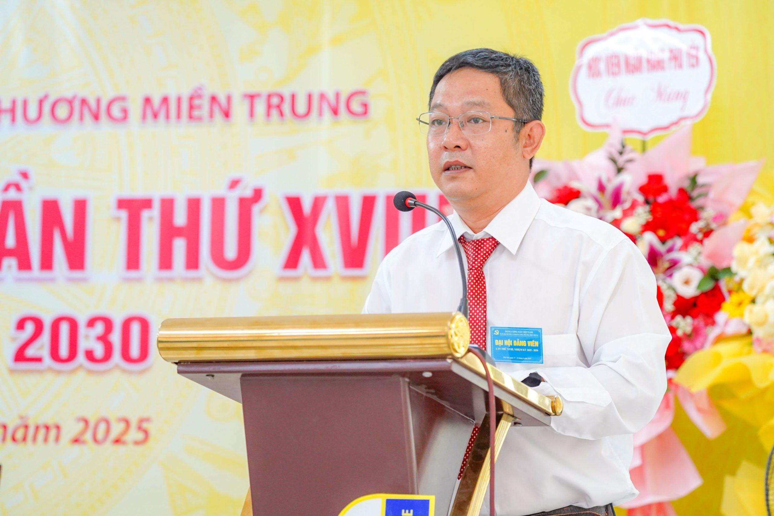 Đồng chí Trần Quốc Huy - Phó chủ nhiệm UBKT Thành ủy Tuy Hòa, phát biểu tại Đại hội Đại hội Đảng viên trường Cao đẳng công Thương miền Trung lần thứ XVIII, nhiệm kỳ 2025 - 2030 4