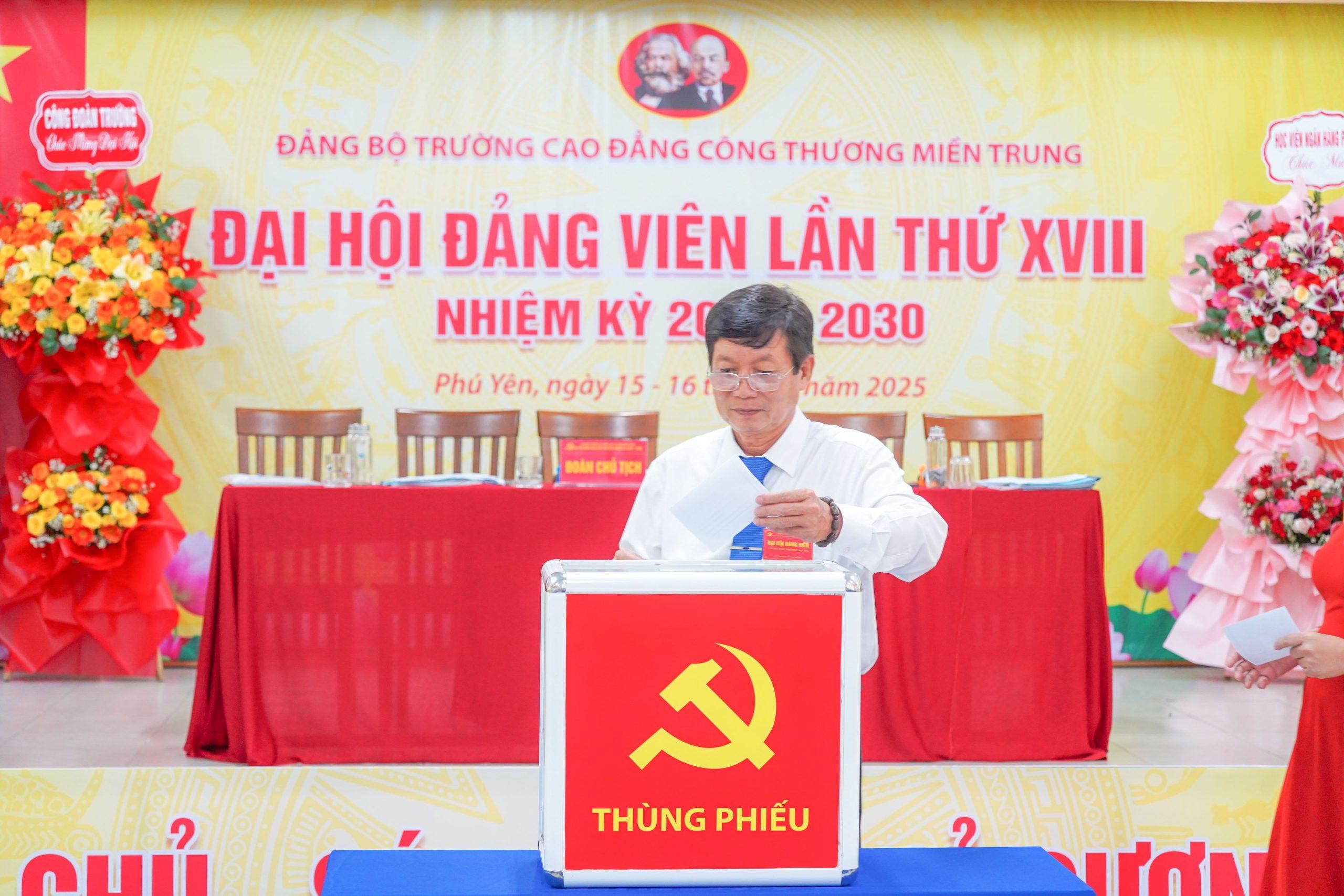 Đại hội Đảng viên trường Cao đẳng công Thương miền Trung lần thứ XVIII, nhiệm kỳ 2025 - 2030 6