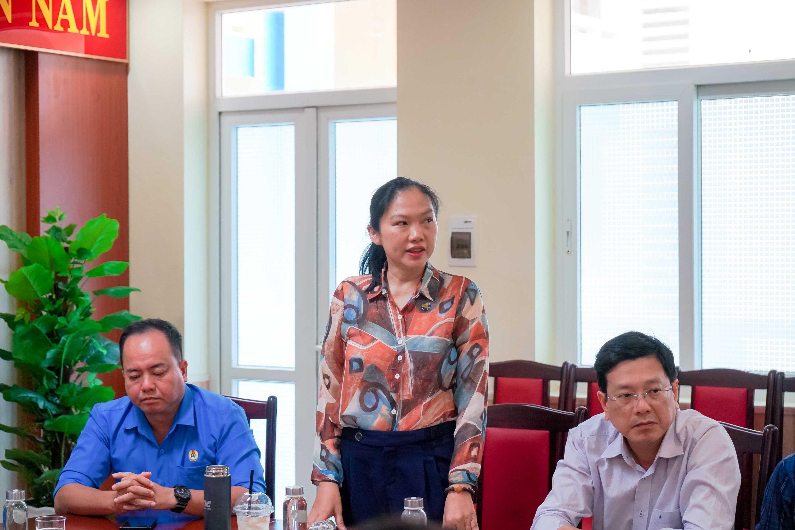 Đồng chí Nguyễn Thị Kim Ngọc – Phó Bí thư Đảng ủy, Phó Hiệu trưởng nhà trường, phát biểu tại Hội nghị Công đoàn Trường tổ chức Hội nghị sơ kết hoạt động 6 tháng đầu năm 2025 4