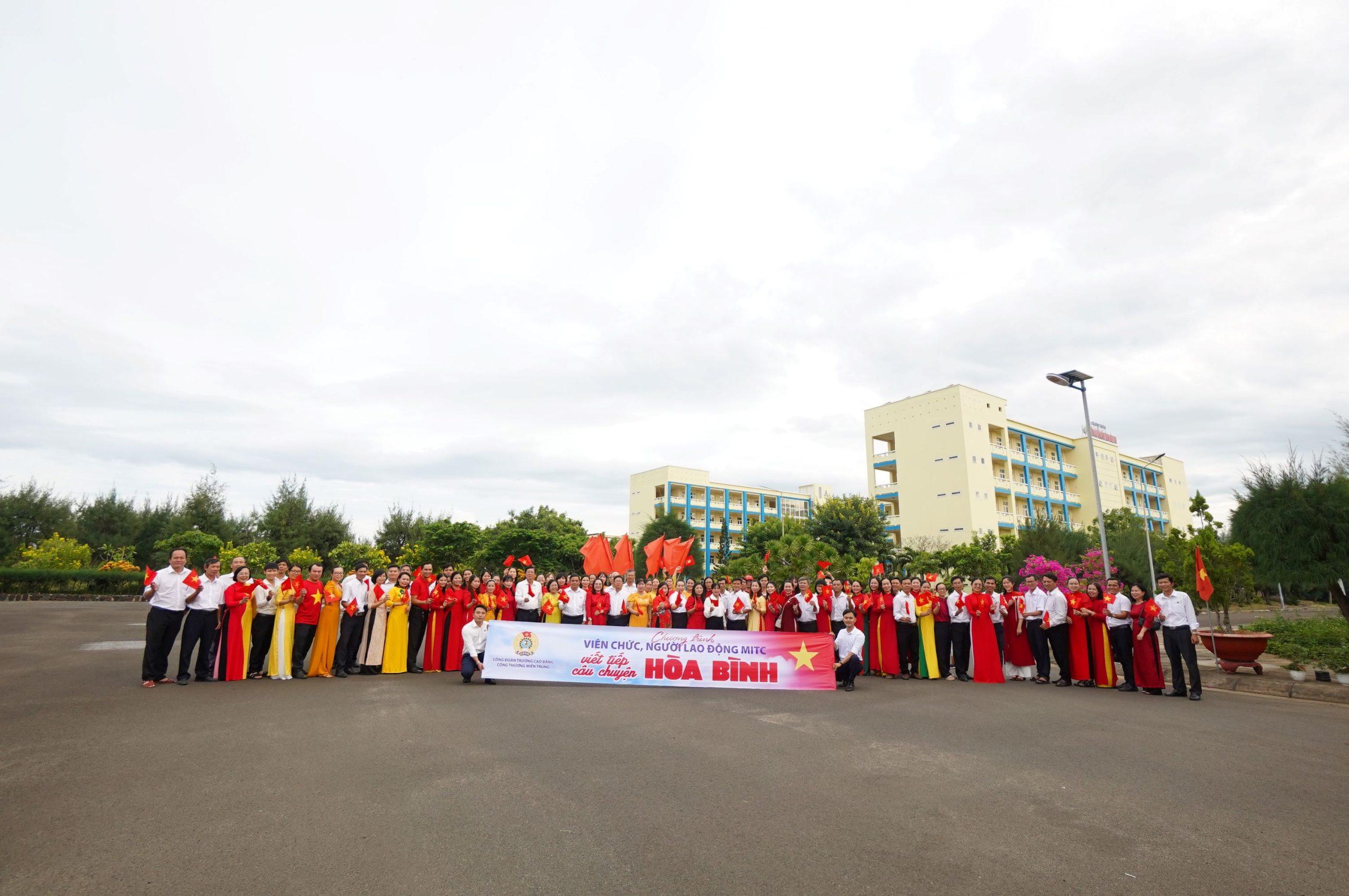 Hơn 100 viên chức, người lao động MITC cùng nhau viết tiếp câu chuyện hòa bình 2