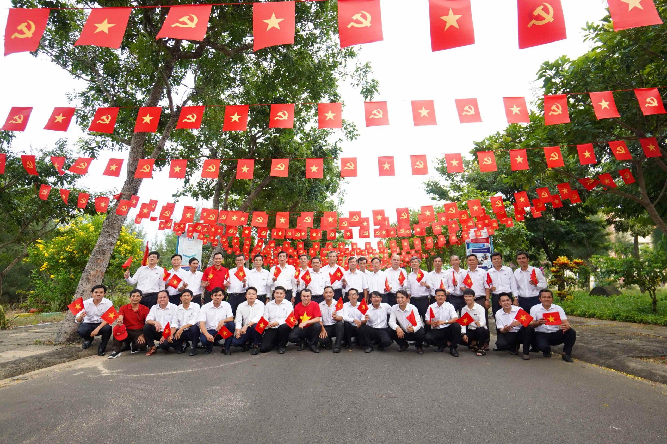 Hơn 100 viên chức, người lao động MITC cùng nhau viết tiếp câu chuyện hòa bình