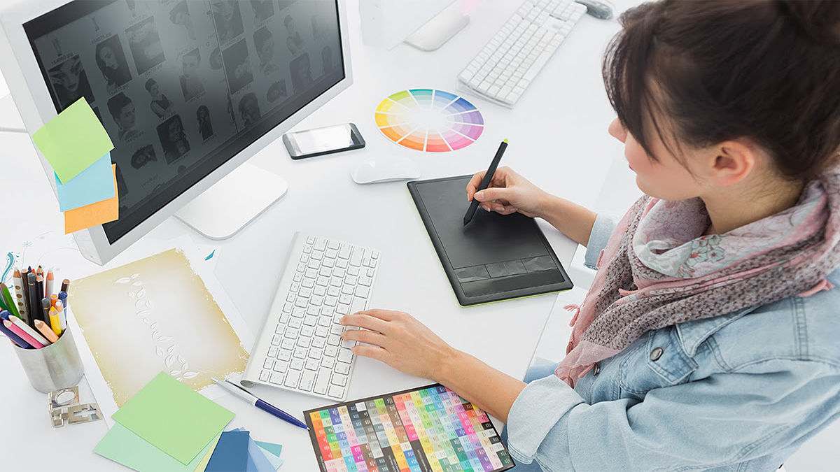 Chương trình đào tạo bao gồm thiết kế 2D, 3D và minh họa số, giúp học viên dựng hình, phối màu và tạo bố cục cho poster, banner, video và các sản phẩm truyền thông số Không biết vẽ có học thiết kế đồ họa được không 2