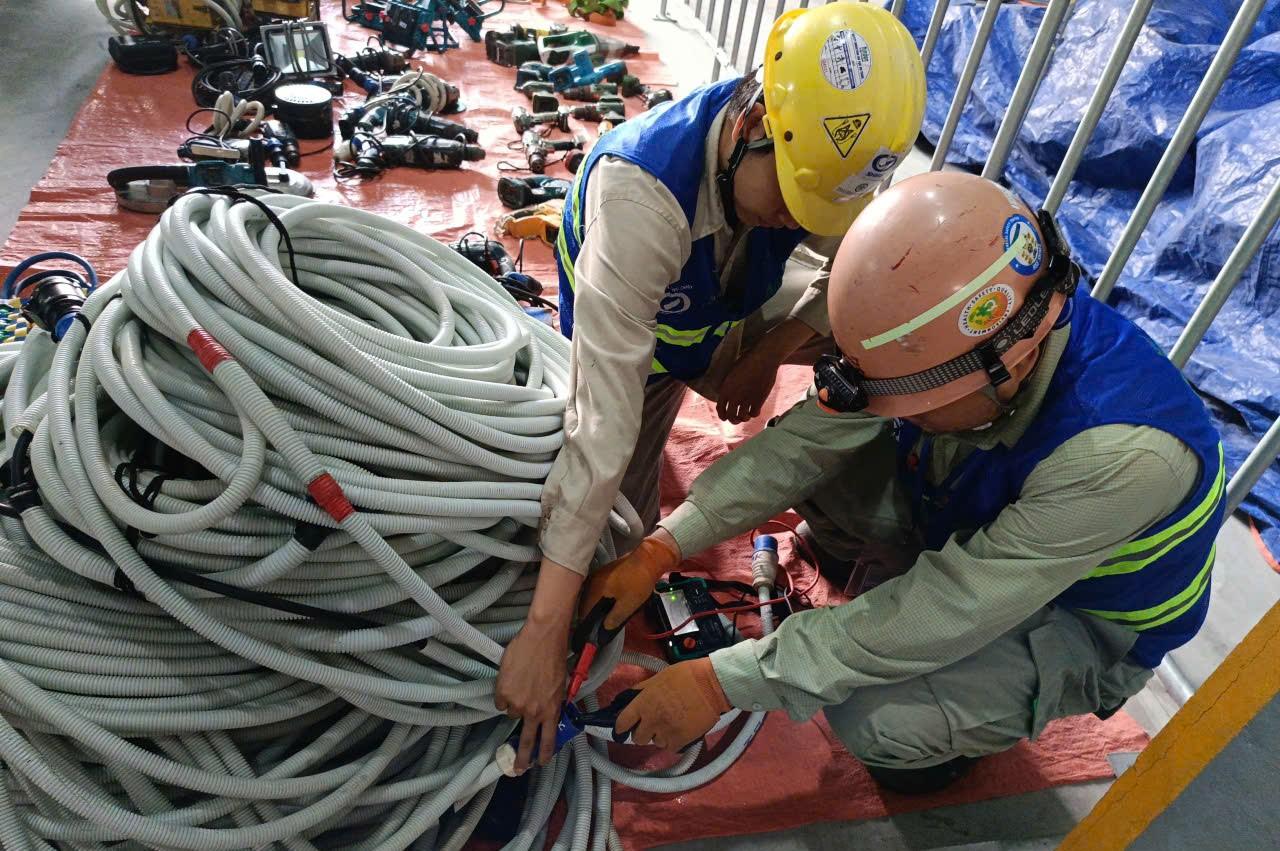 Sinh viên ngành Điện công nghiệp thực tập và trải nghiệm tại các công trình Doanh nghiệp đánh giá gì về sinh viên MITC sau đào tạo kép