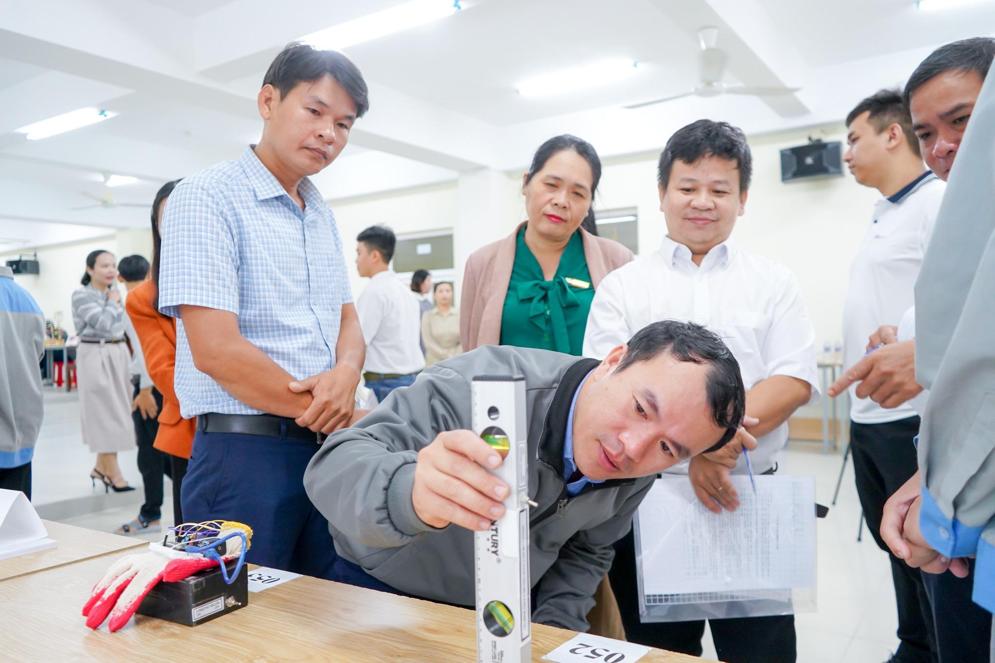 Chung kết Ngày hội STEAM năm học 2025 – 2026 - Hành trình sáng tạo được kết tinh trong 5 mô hình xuất sắc 6