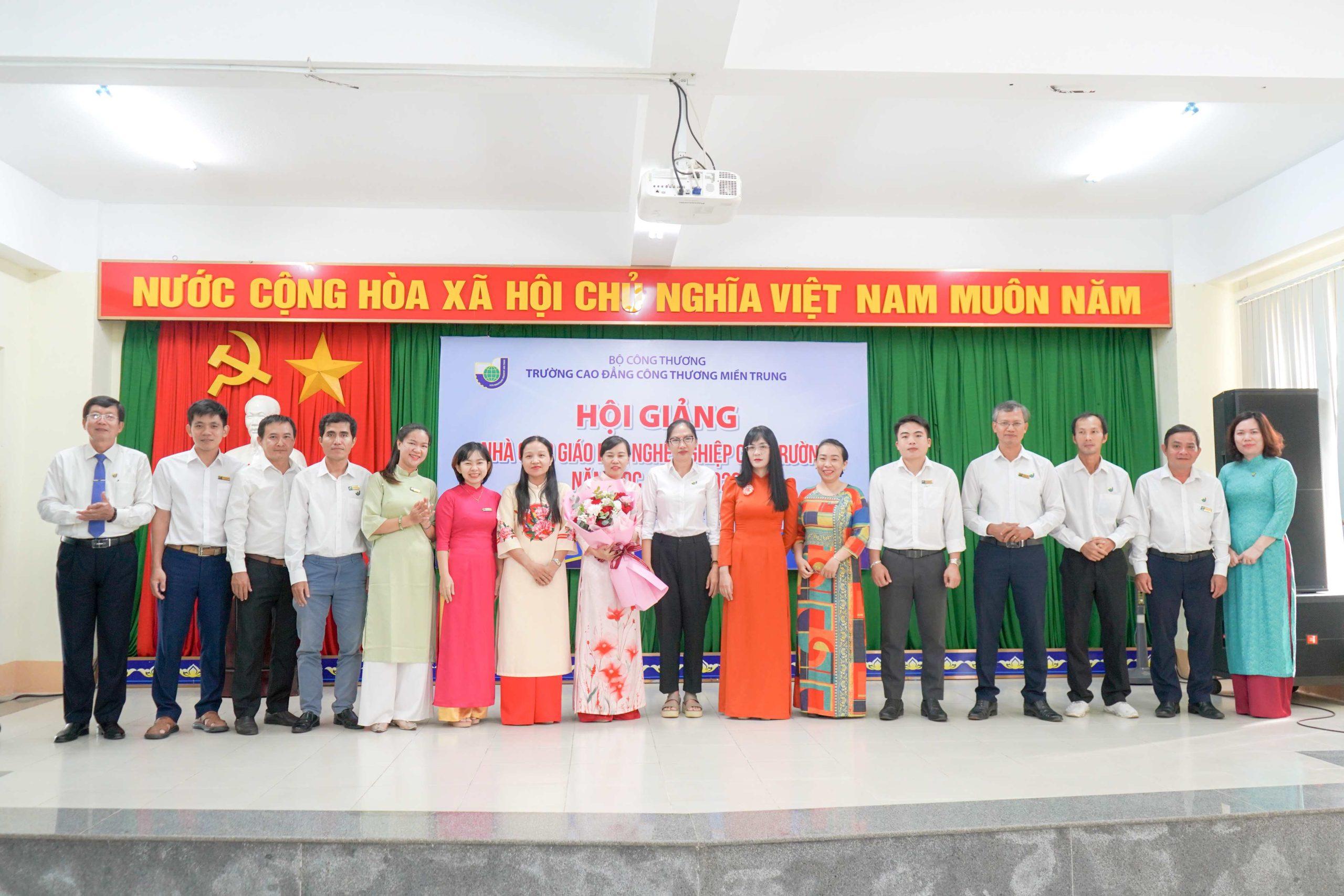 Khai mạc Hội giảng Nhà giáo giáo dục nghề nghiệp cấp trường năm 2025