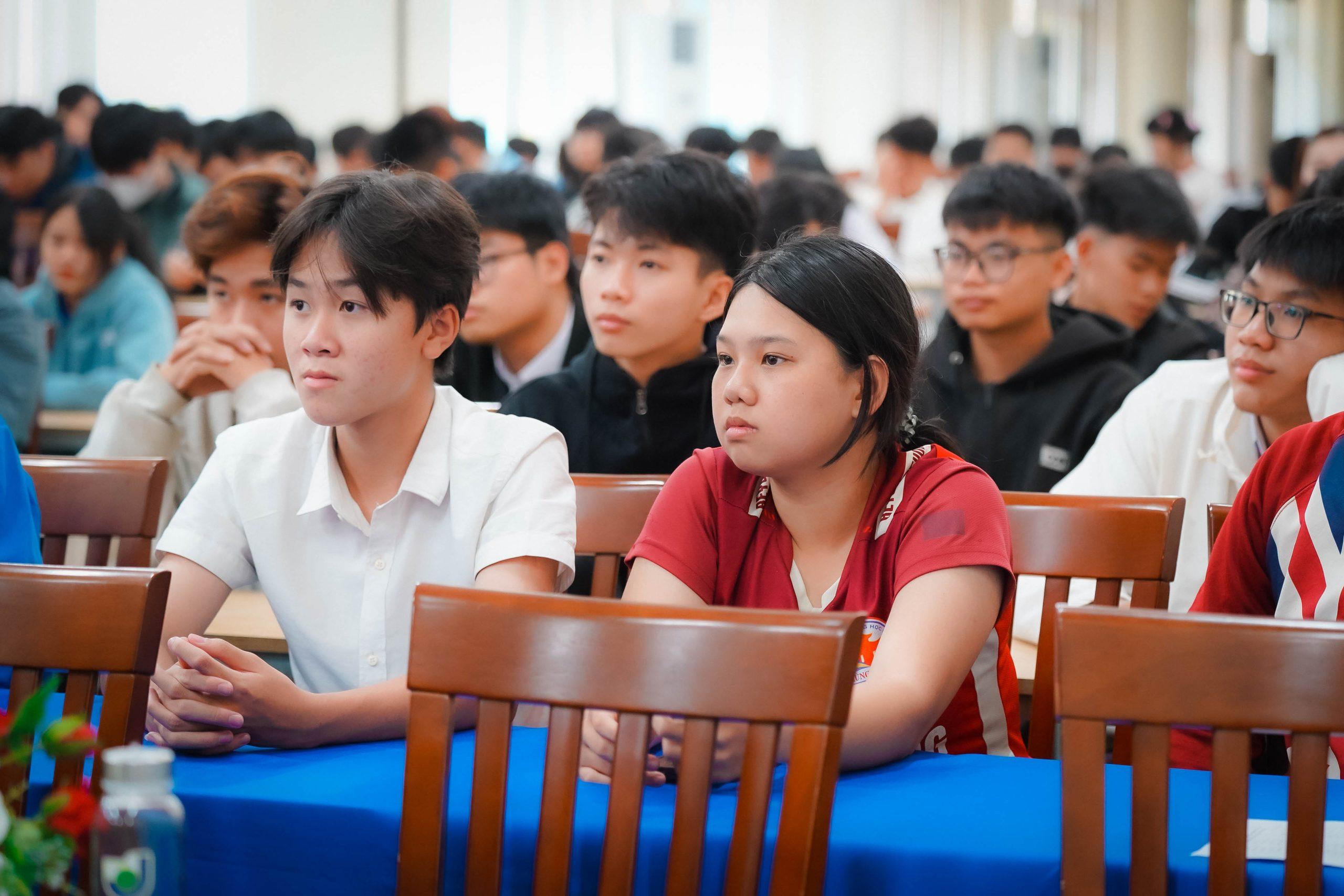 Thông qua chương trình, học sinh, sinh viên không chỉ được trang bị kiến thức pháp luật mà còn nâng cao ý thức trách nhiệm trong việc xây dựng văn hóa giao thông an toàn. Đẩy mạnh tuyên truyền pháp luật về an toàn giao thông trong học sinh, sinh viên 3
